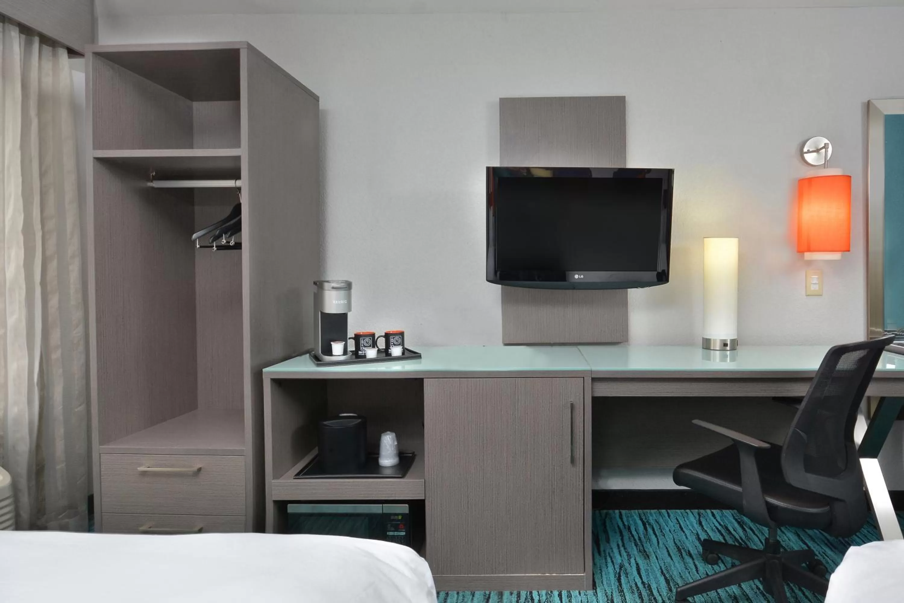 View (from property/room), Bed in Inn at Clemson