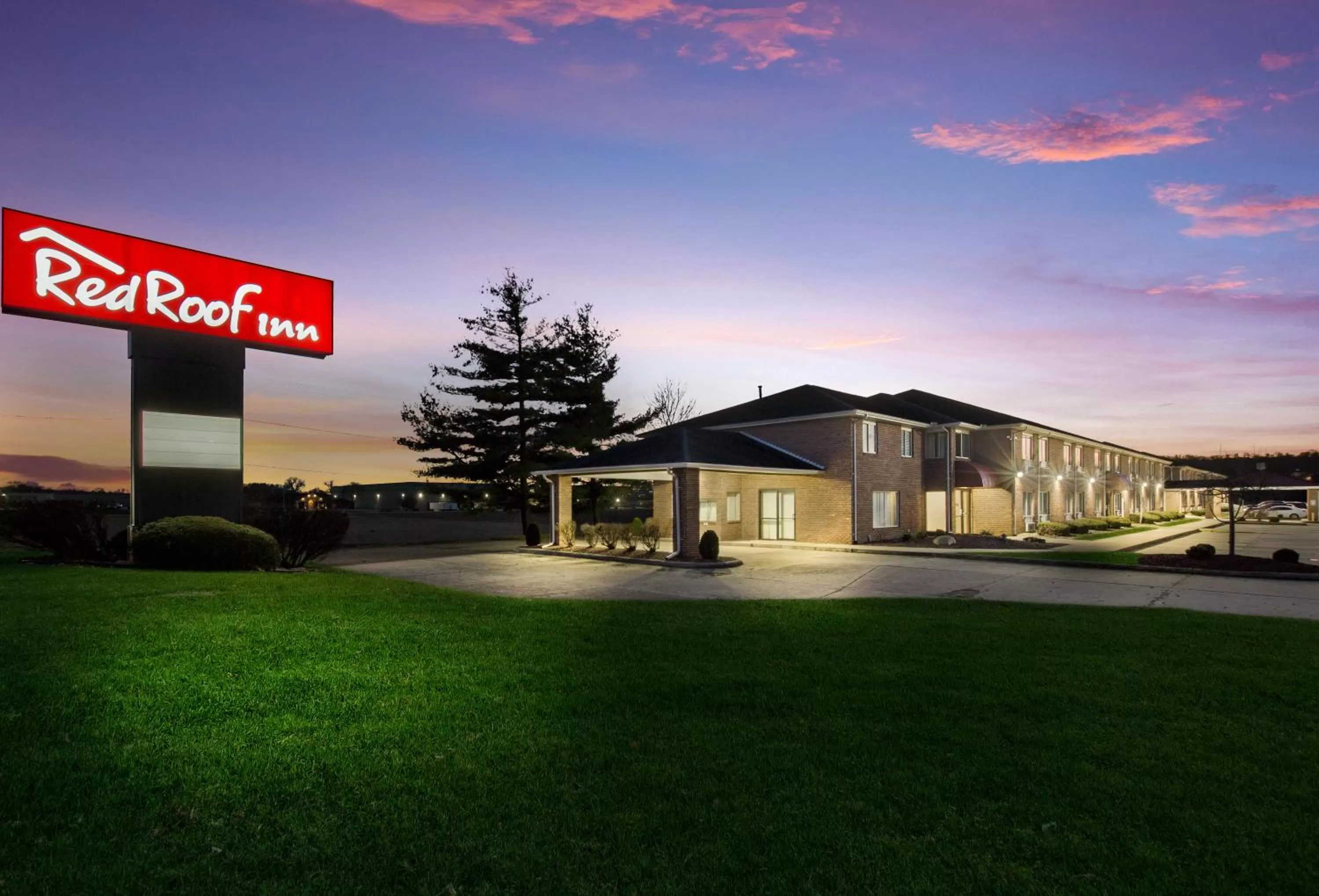 Property building in Red Roof Inn Lawrenceburg