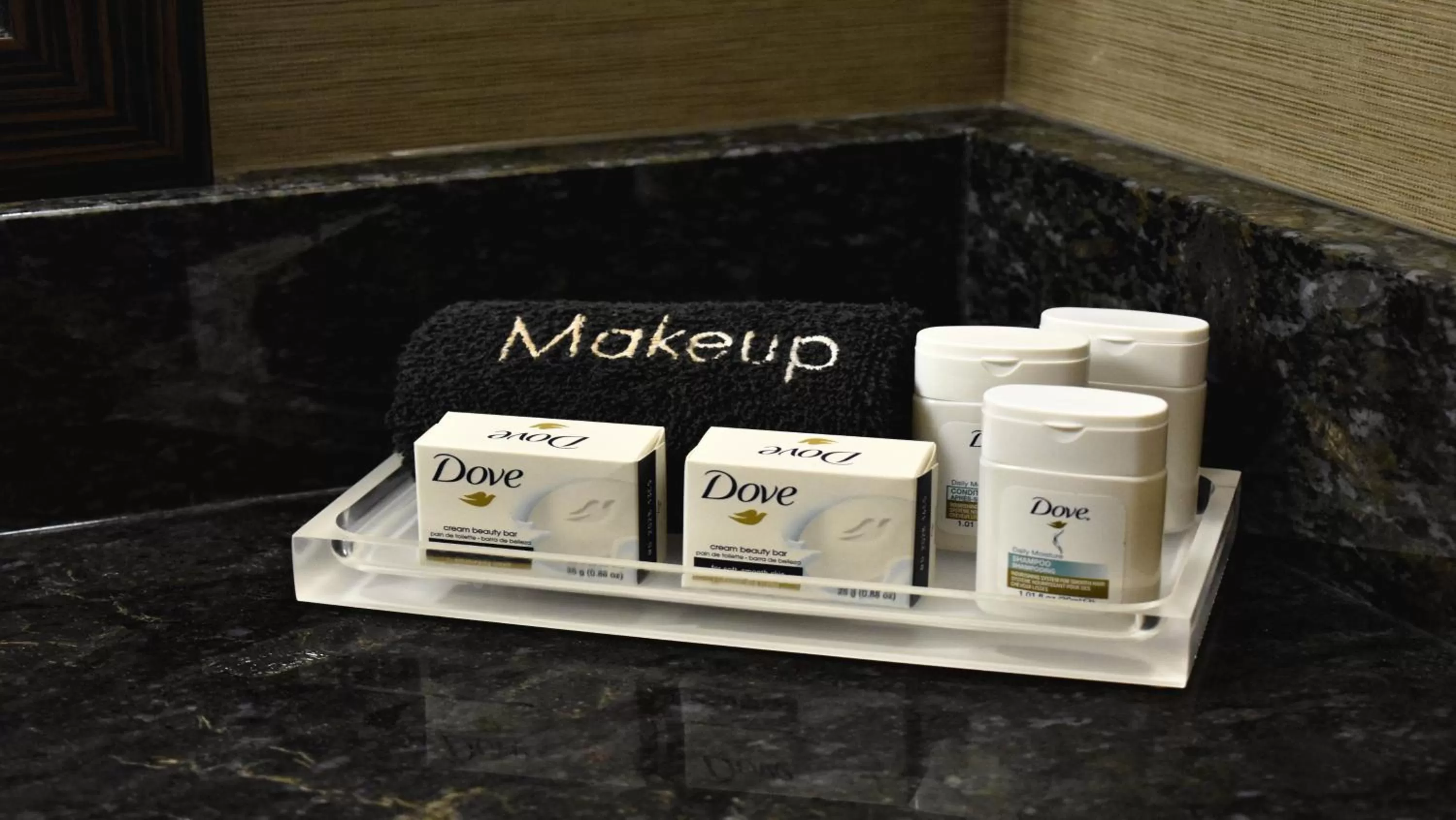 Photo of the whole room in Holiday Inn Owensboro Riverfront by IHG