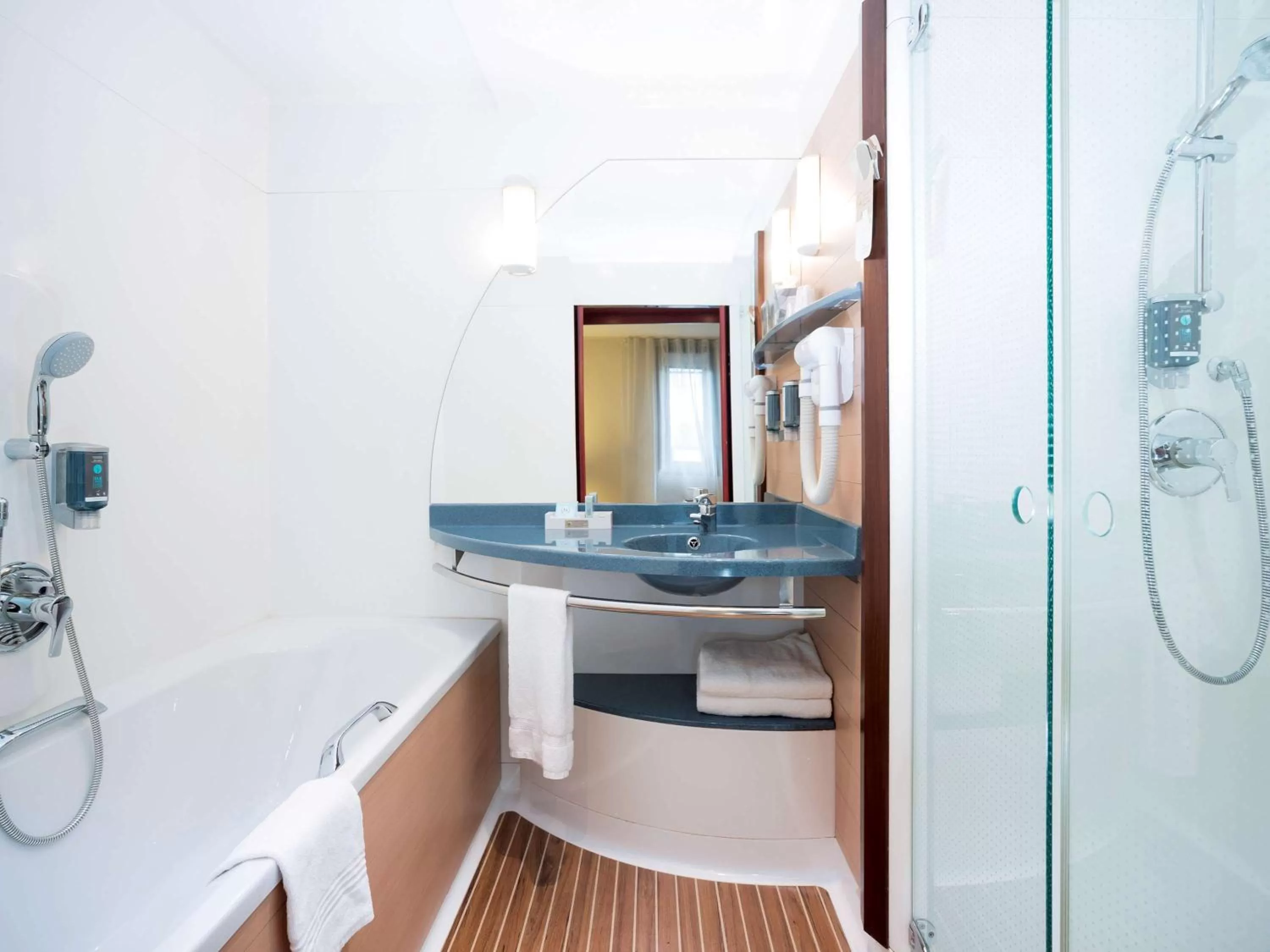 Photo of the whole room in Novotel Suites Paris Montreuil Vincennes