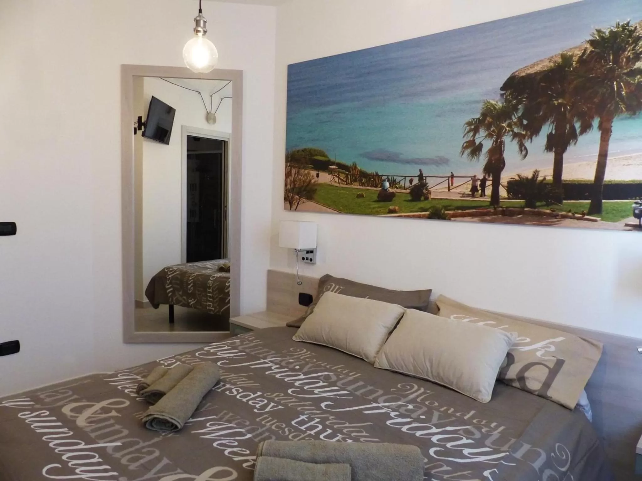 Bedroom, Bed in Re Barbaro