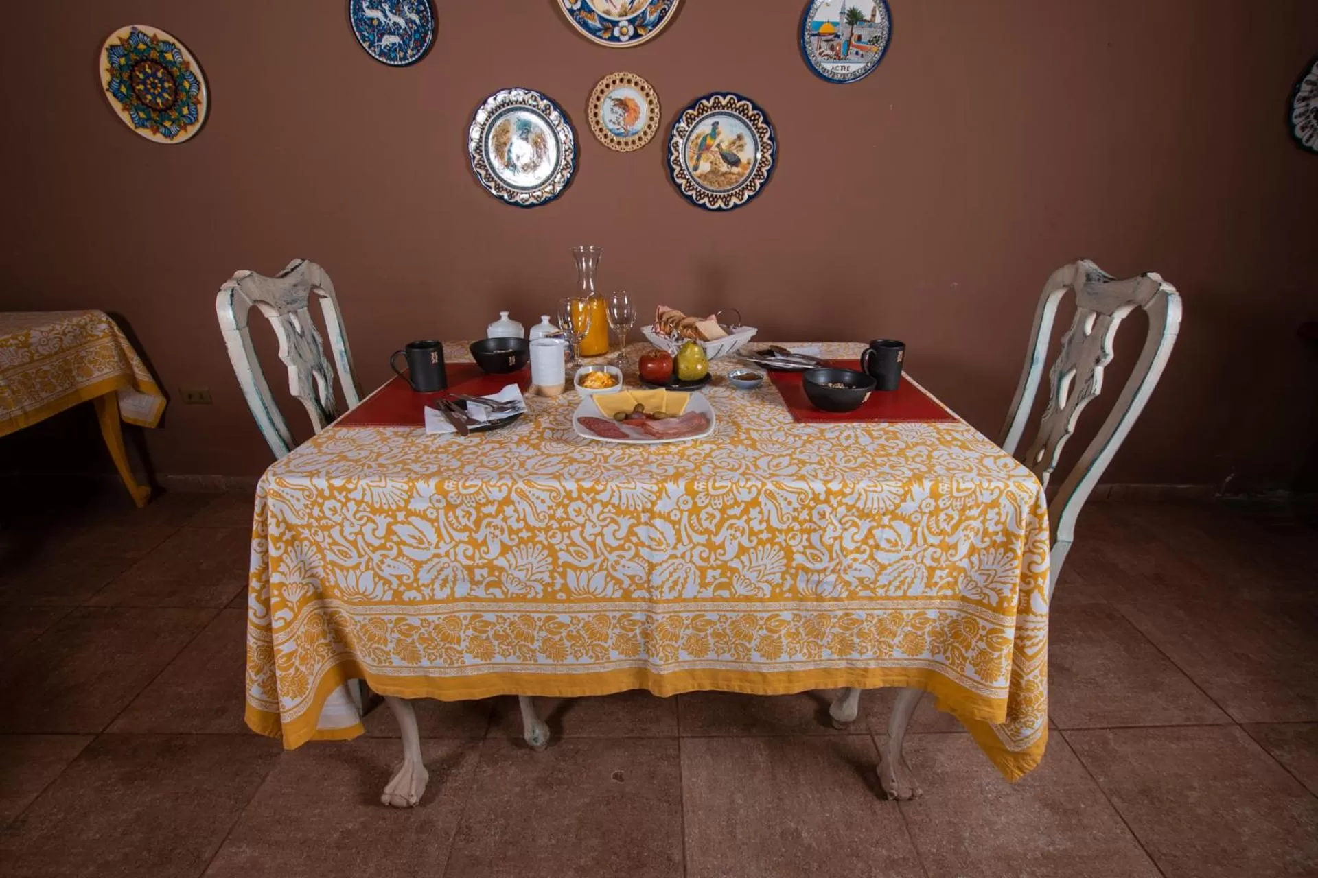 Dining area in Hotel Pat'ta Hoiri