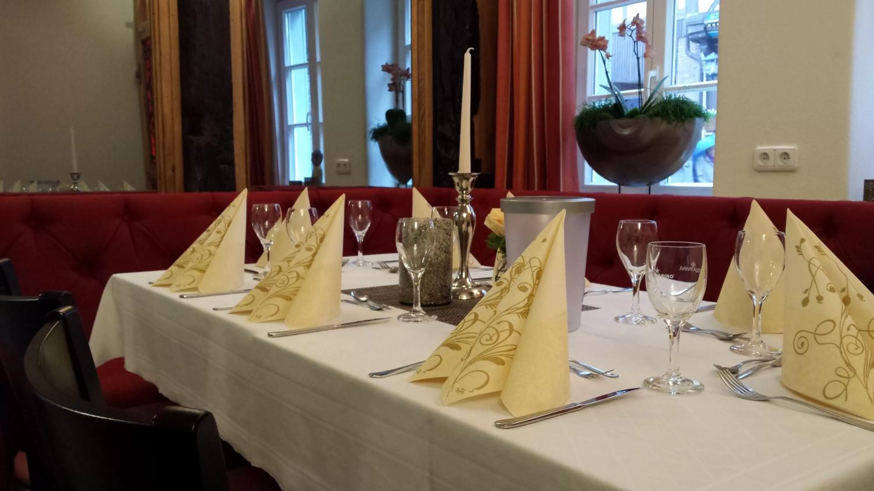 Restaurant/places to eat in Fachwerk-Hotel Eisenbart