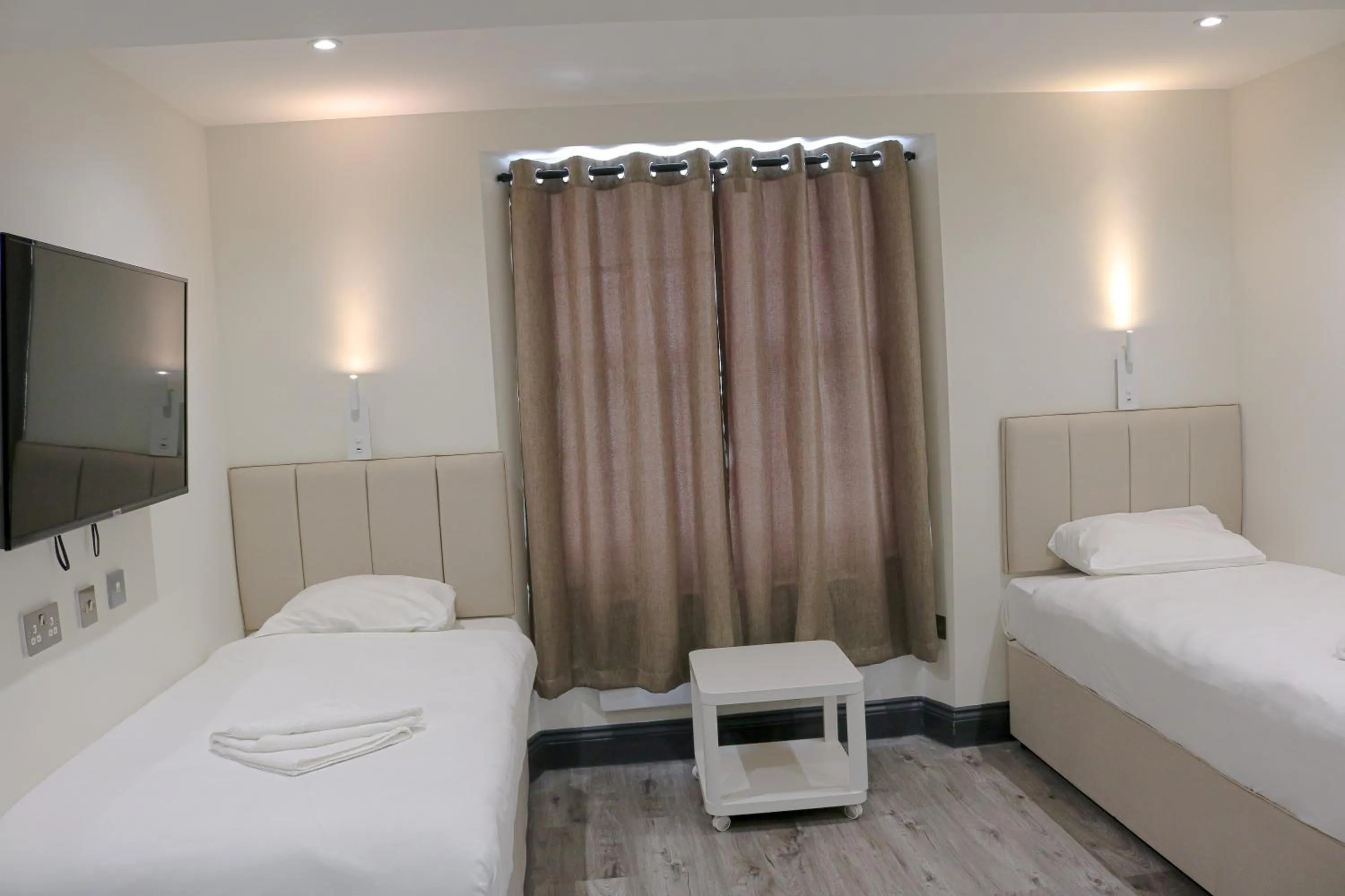 Bed in Hyde Park Superior Apartments