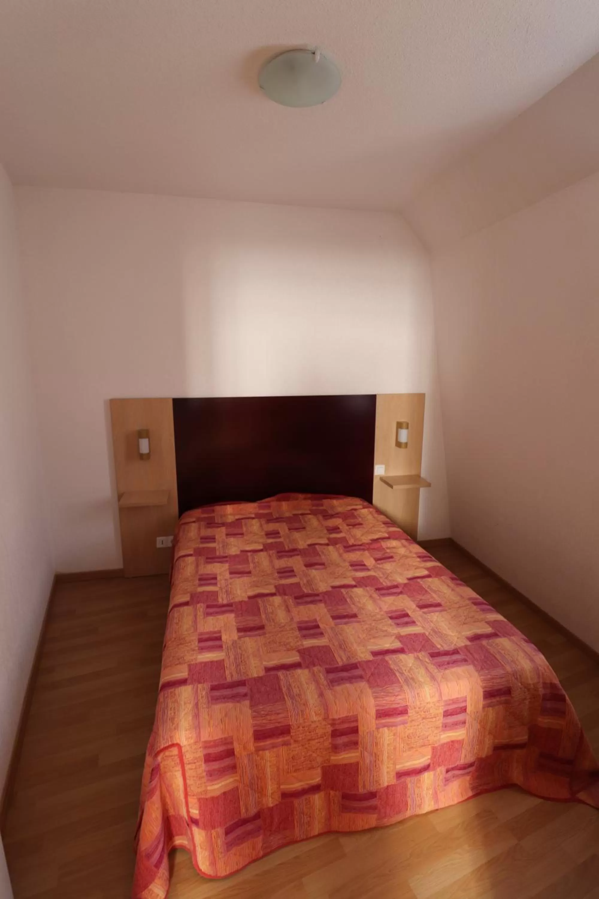 Bed in Chateau Ricard