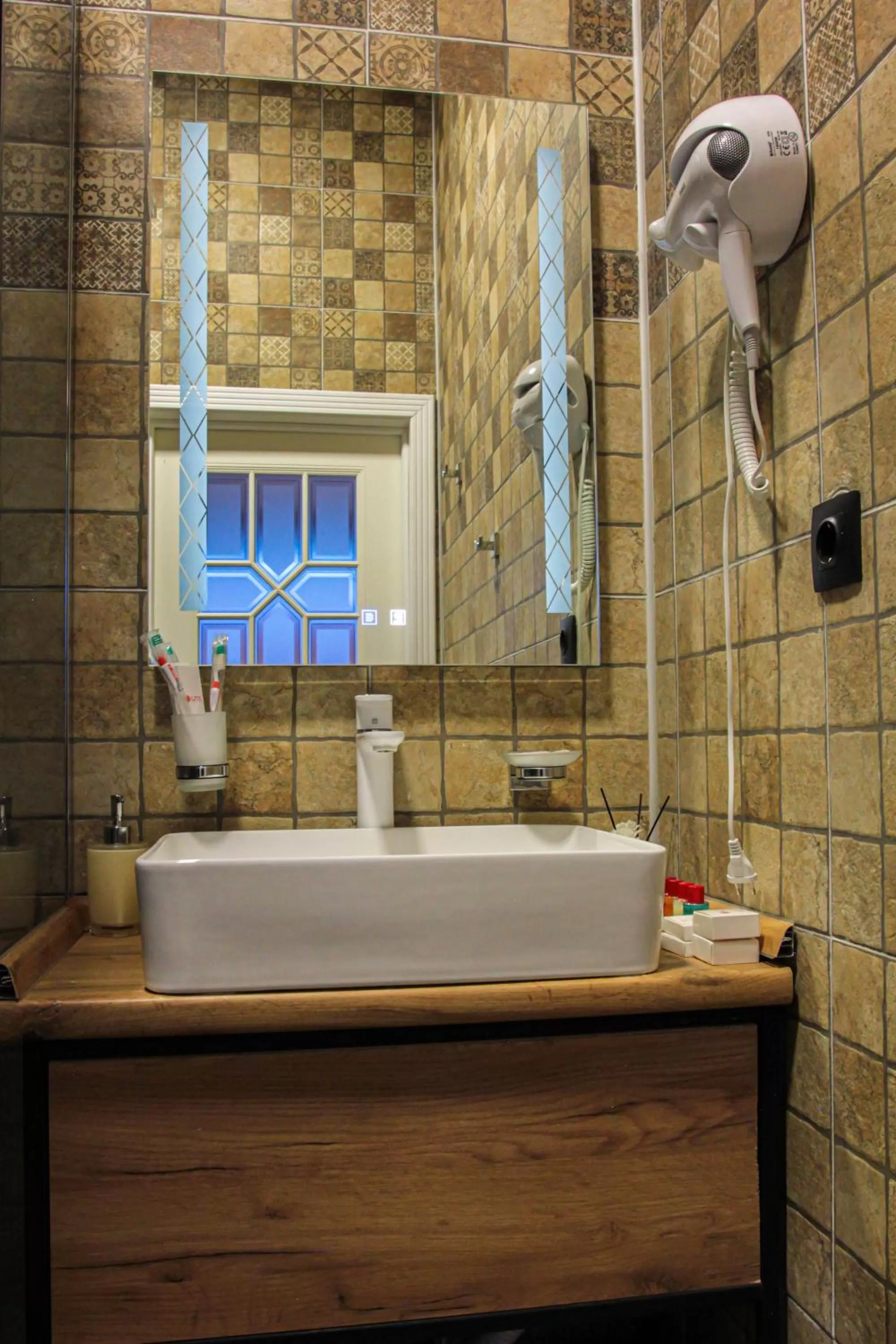 Toilet, Bathroom in E-lite& Meatador