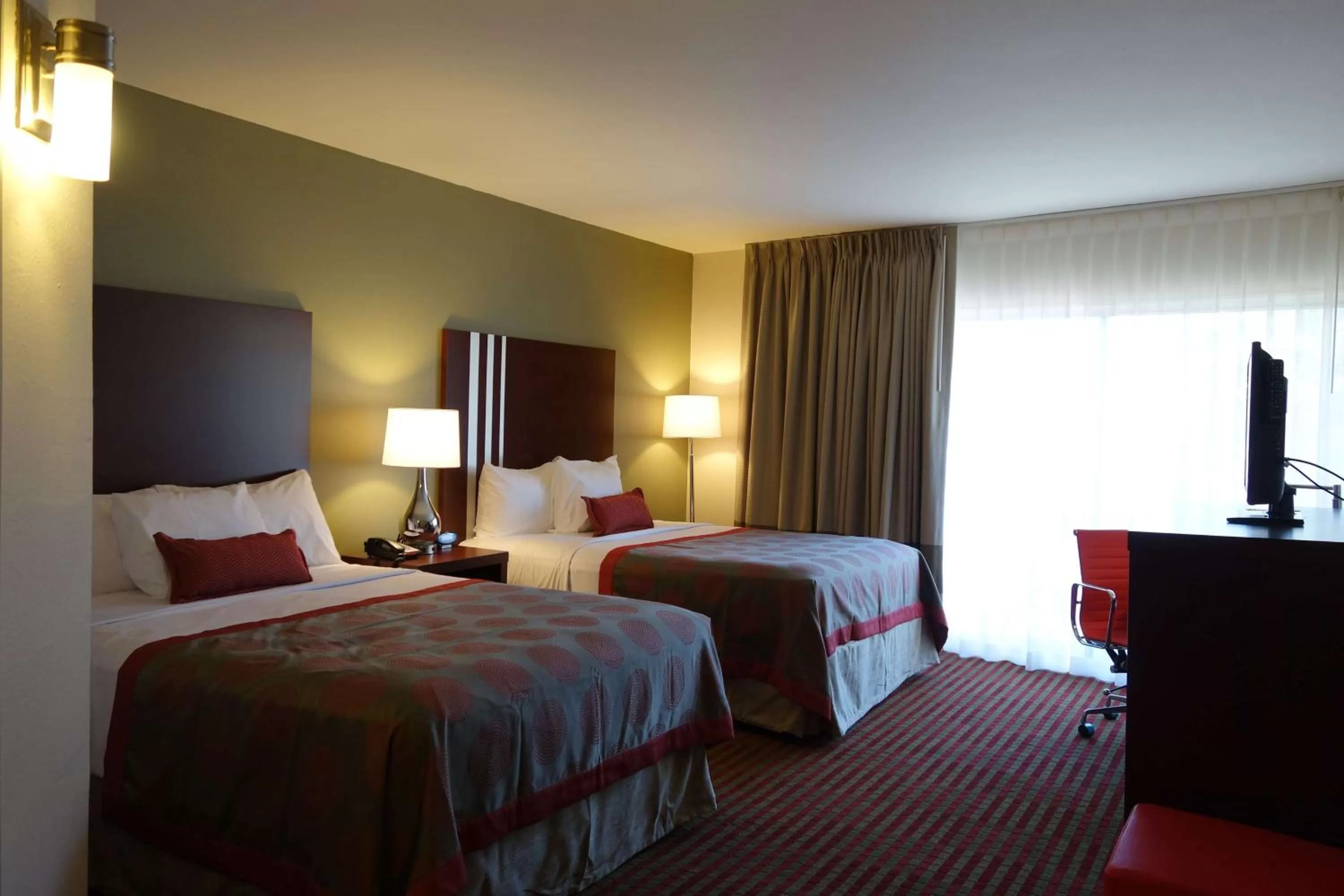 Photo of the whole room, Bed in Ramada by Wyndham Sacramento