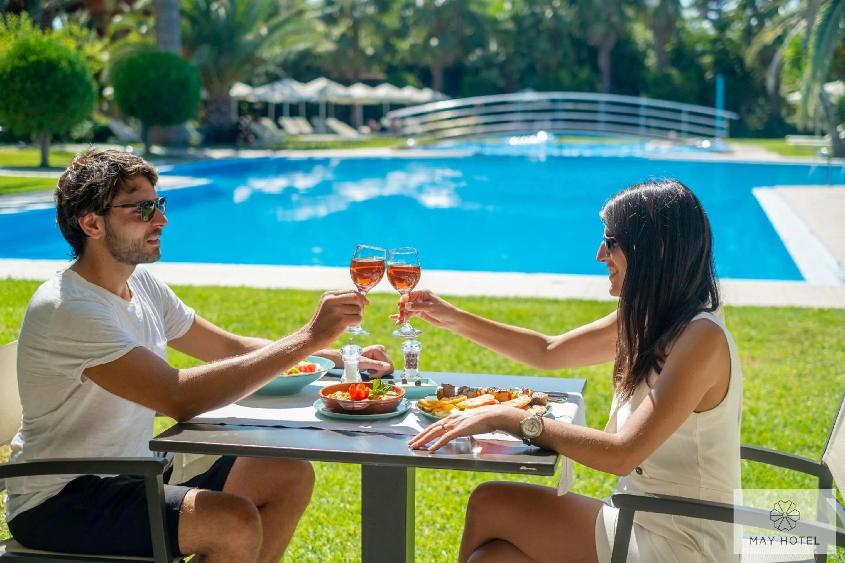 Food and drinks in May Beach Hotel