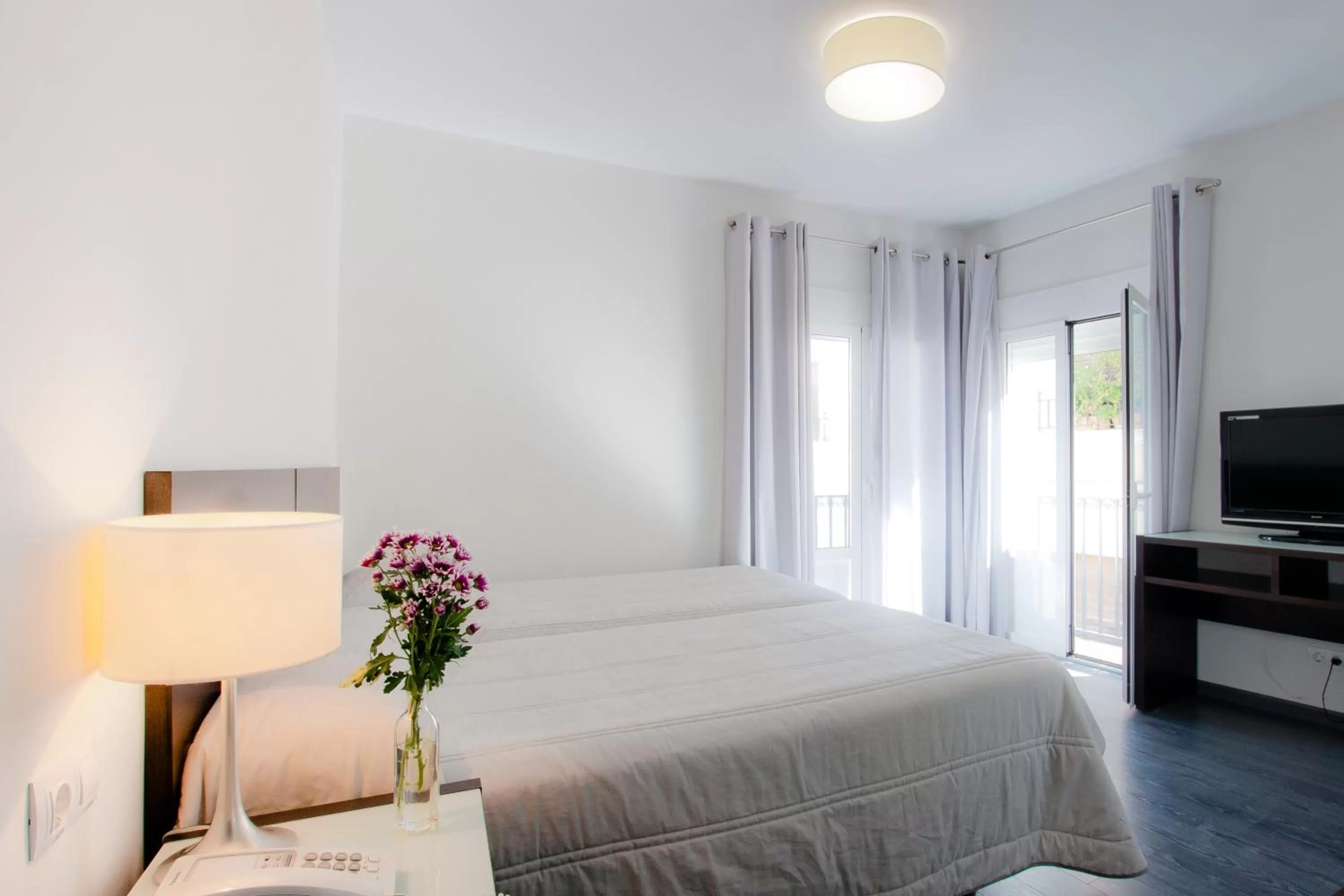 Photo of the whole room, Bed in Hotel Madrid de Sevilla by SHS