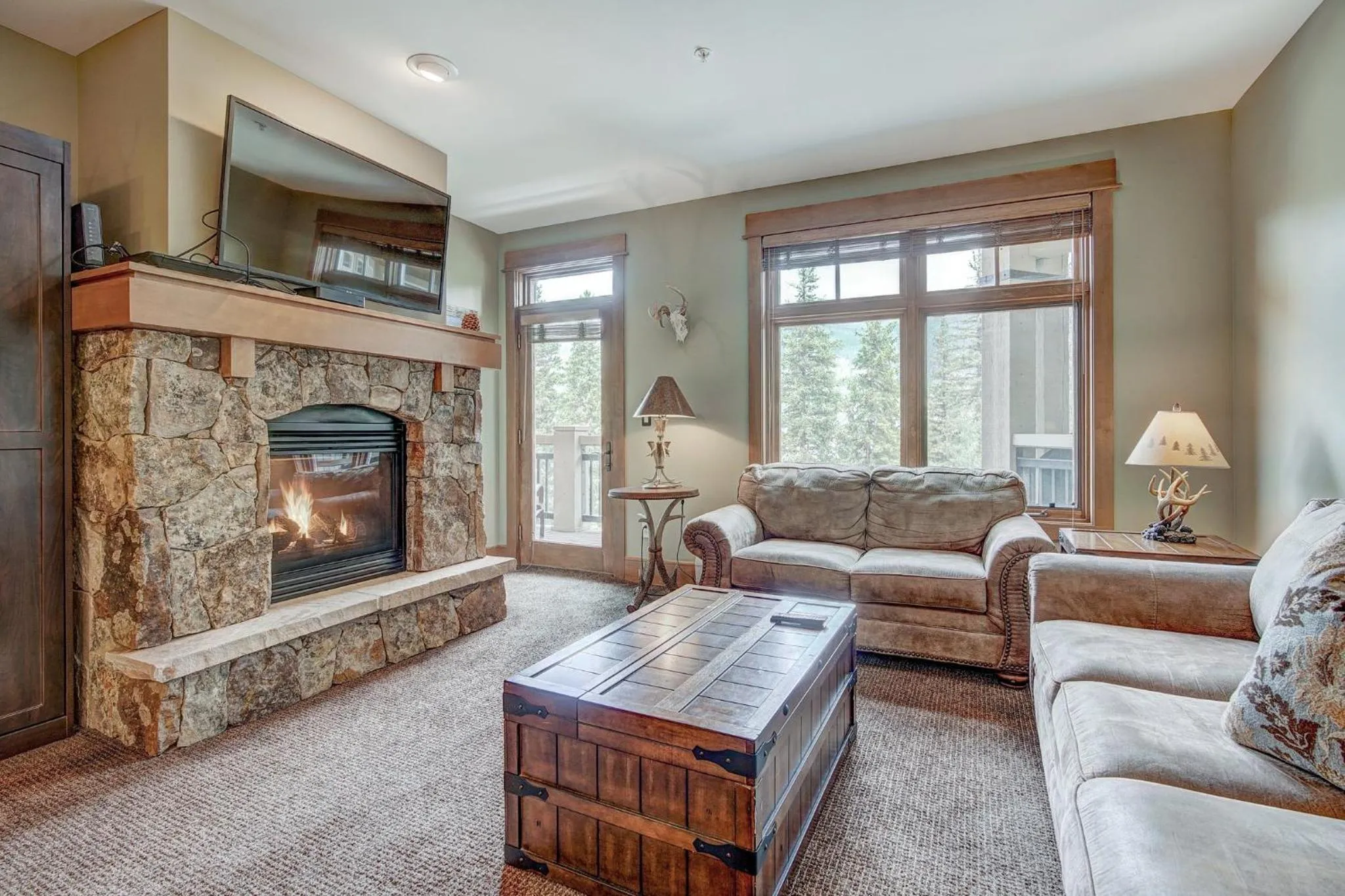 Living room in Timbers & Lone Eagle by Keystone Resort