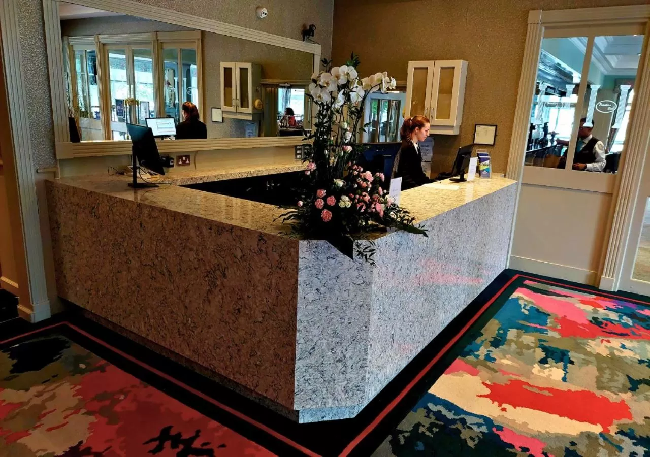Lobby or reception in Flannery's Hotel