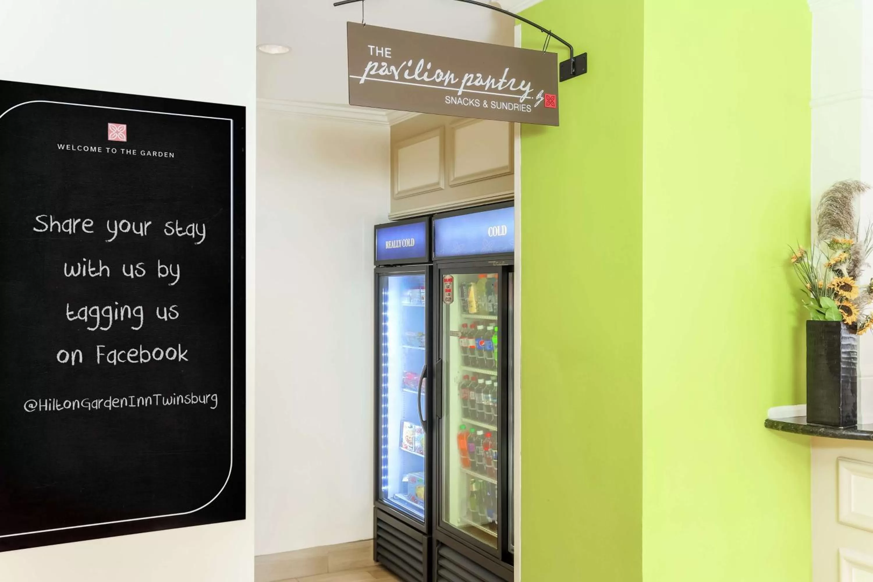 Restaurant/places to eat in Hilton Garden Inn Cleveland/Twinsburg