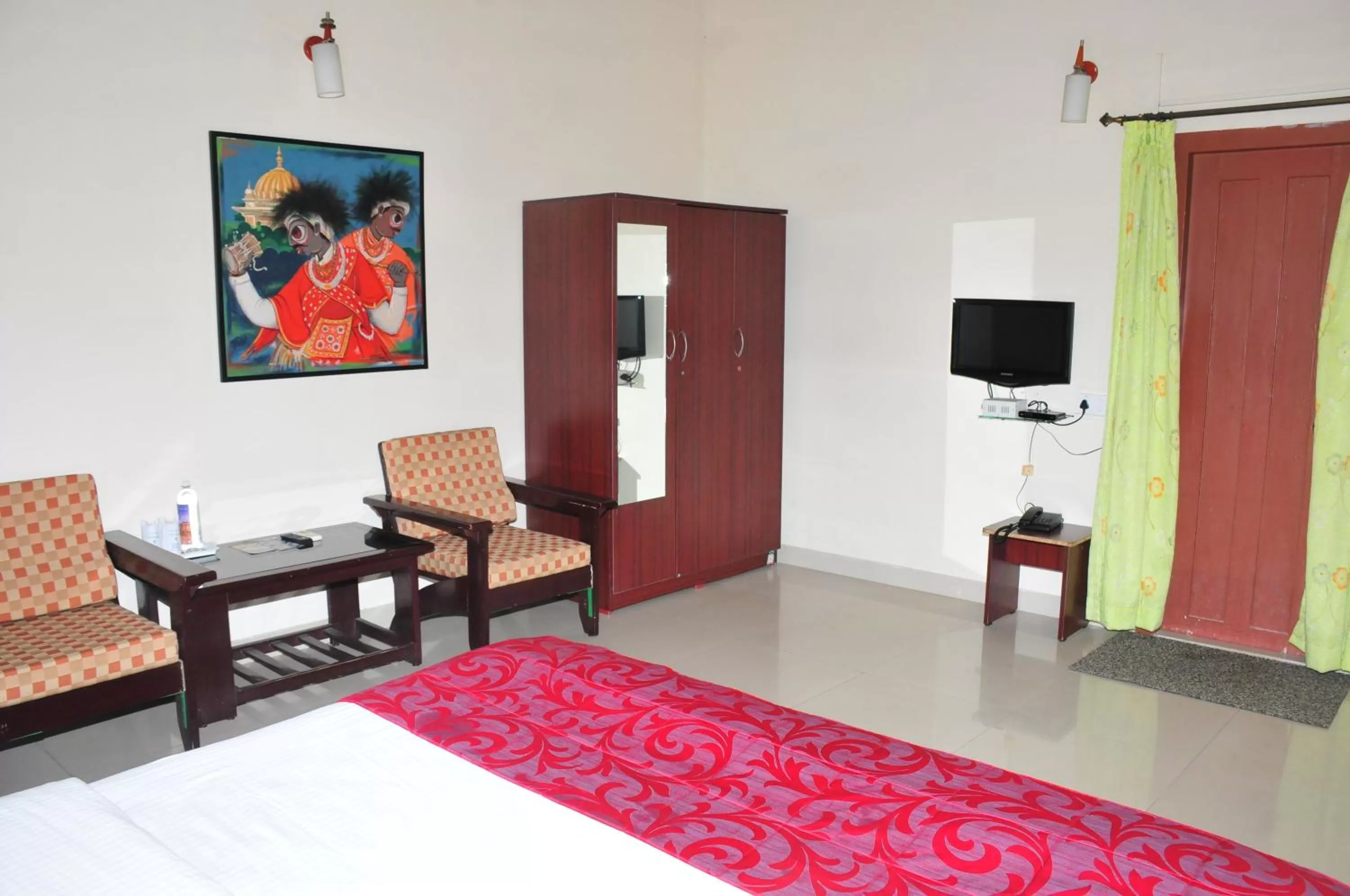 Bed in KSTDC Hotel Mayura Velapuri Belur