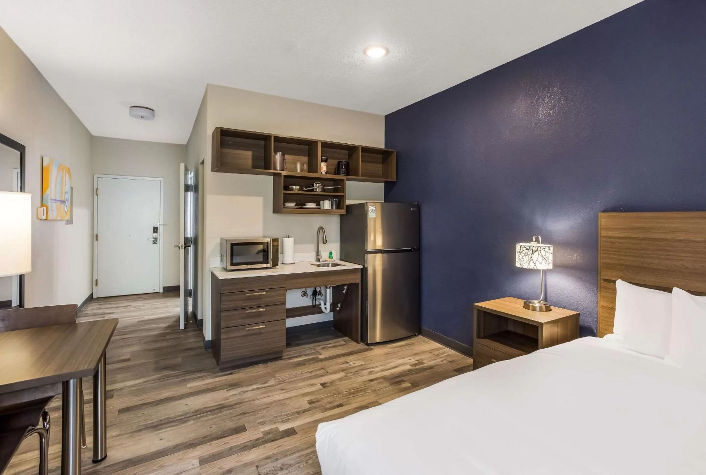 Bedroom, Bed in MainStay Suites Bourbonnais - Kankakee