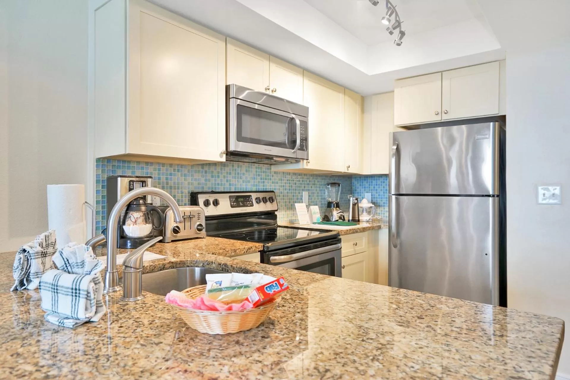 Kitchen or kitchenette in Hollywood Beach Tower