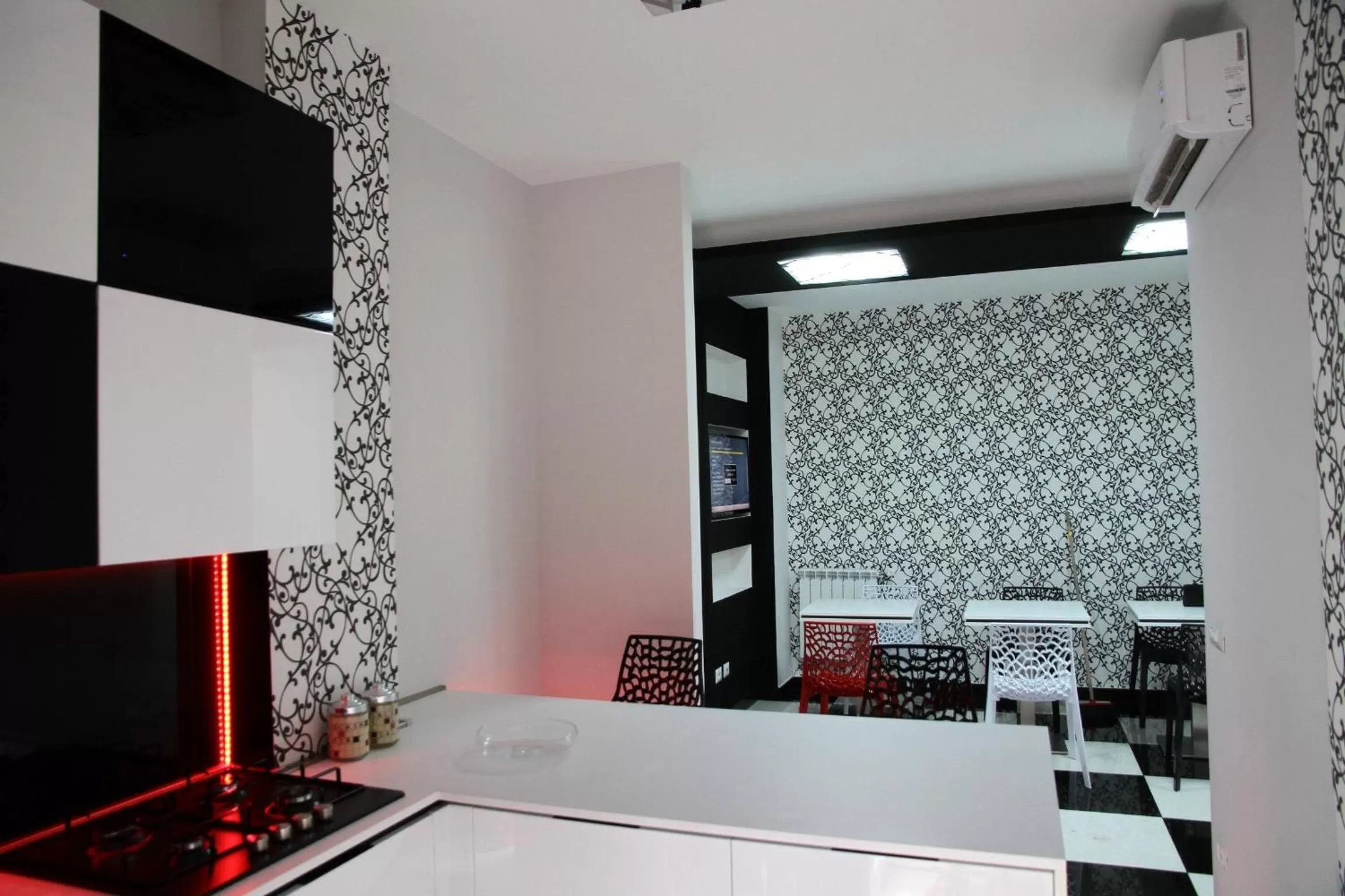 Lobby or reception in Black & White G&G