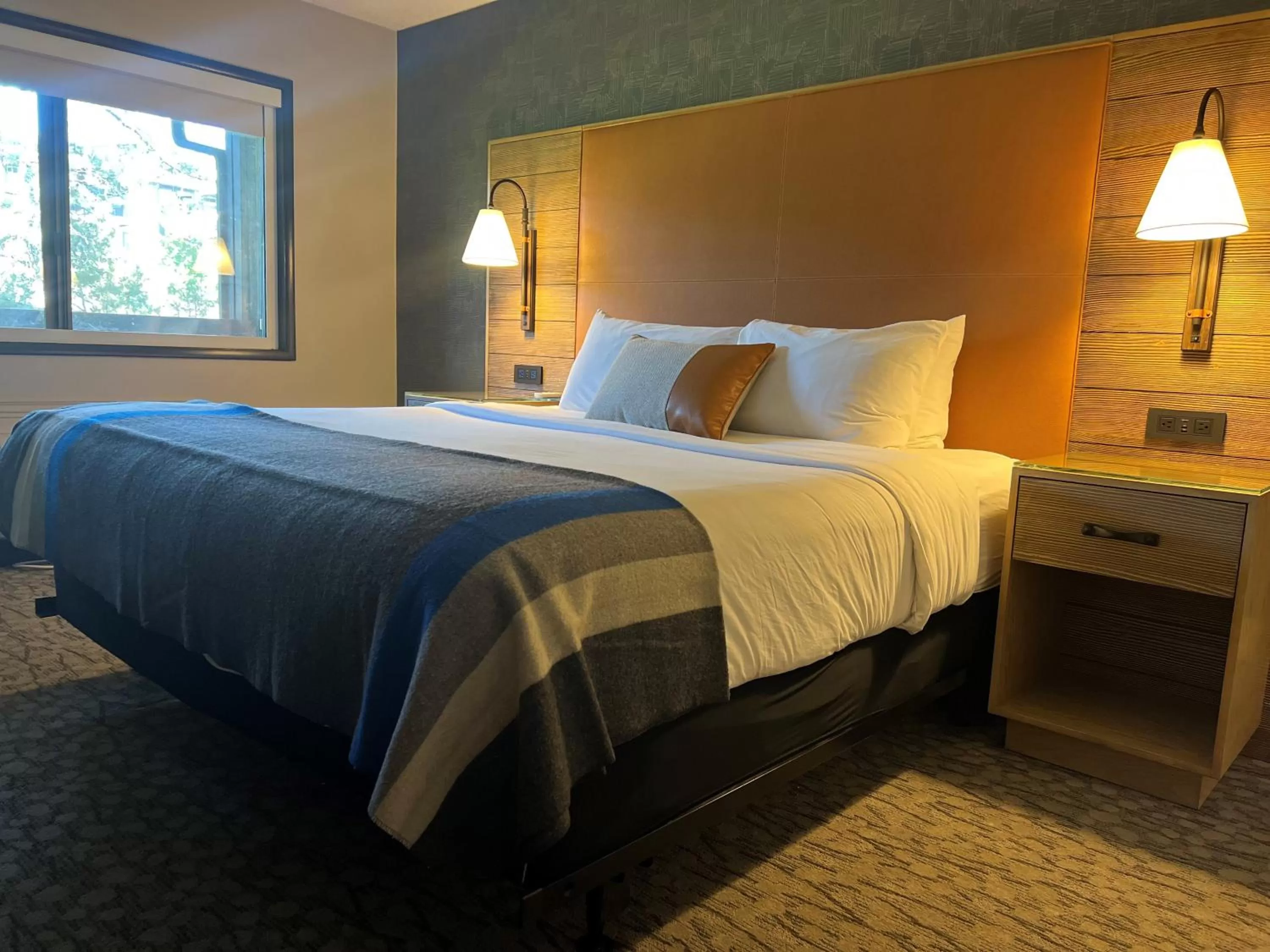 Bedroom, Bed in Riverhouse Lodge