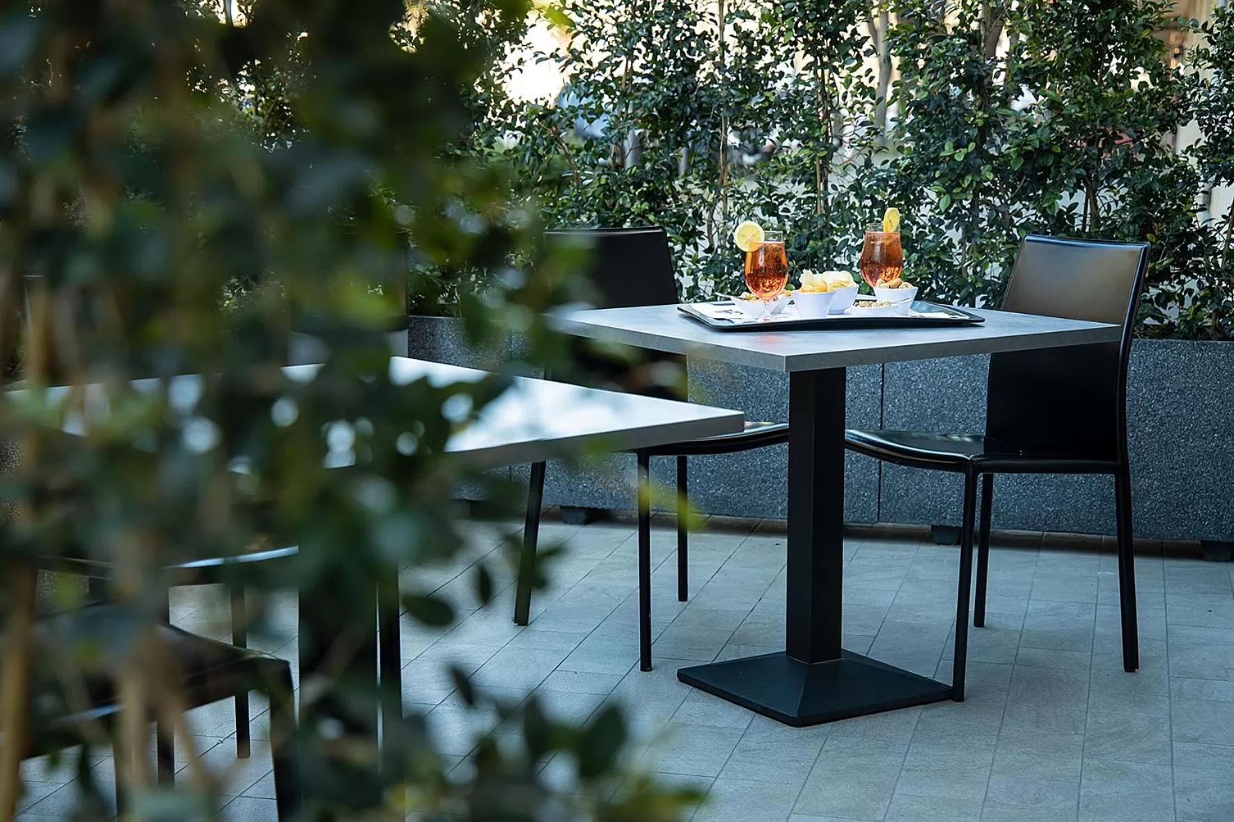 Patio in Best Western JFK Hotel