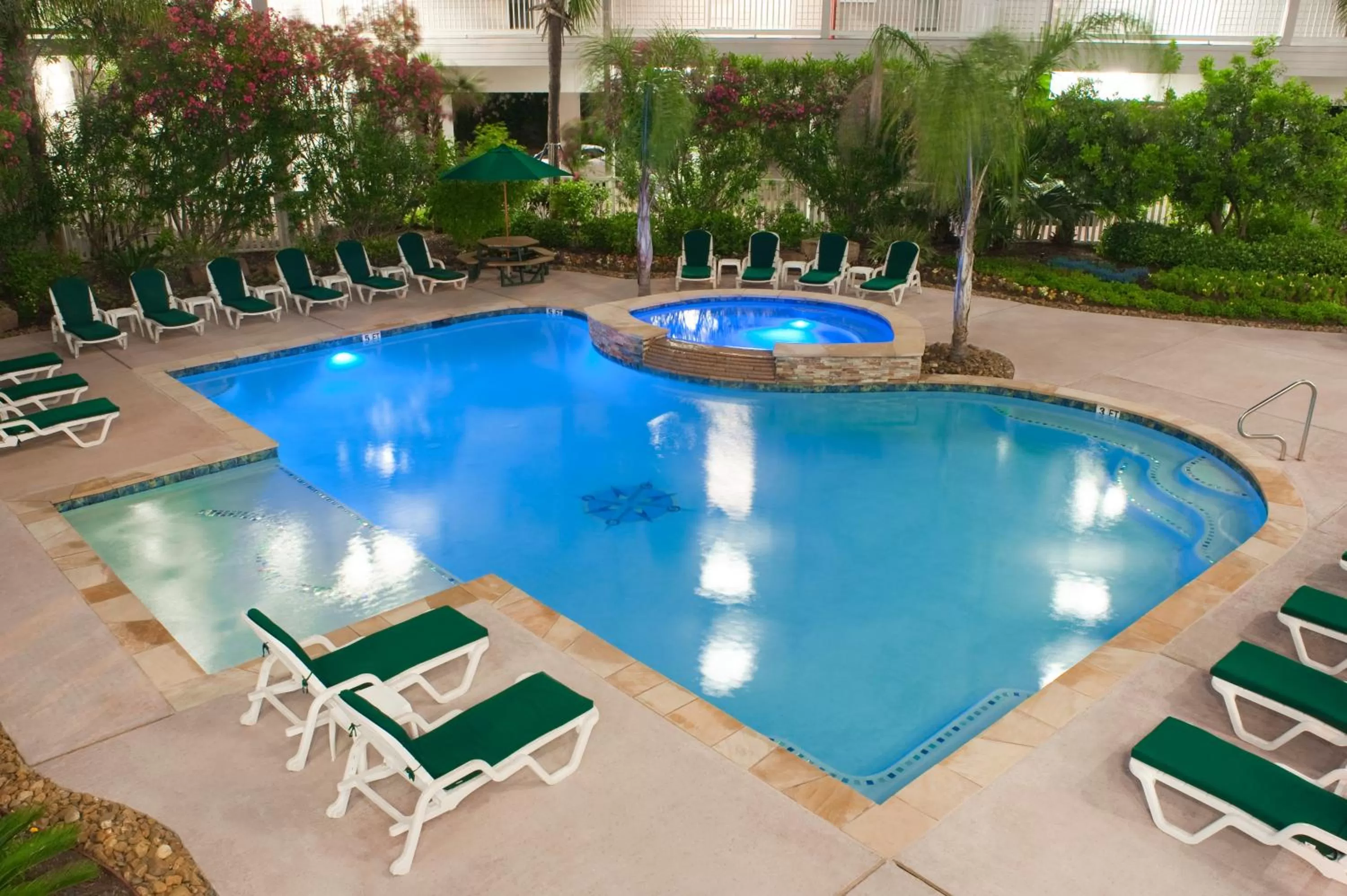 Swimming pool in Casa Del Mar Beachfront Suites
