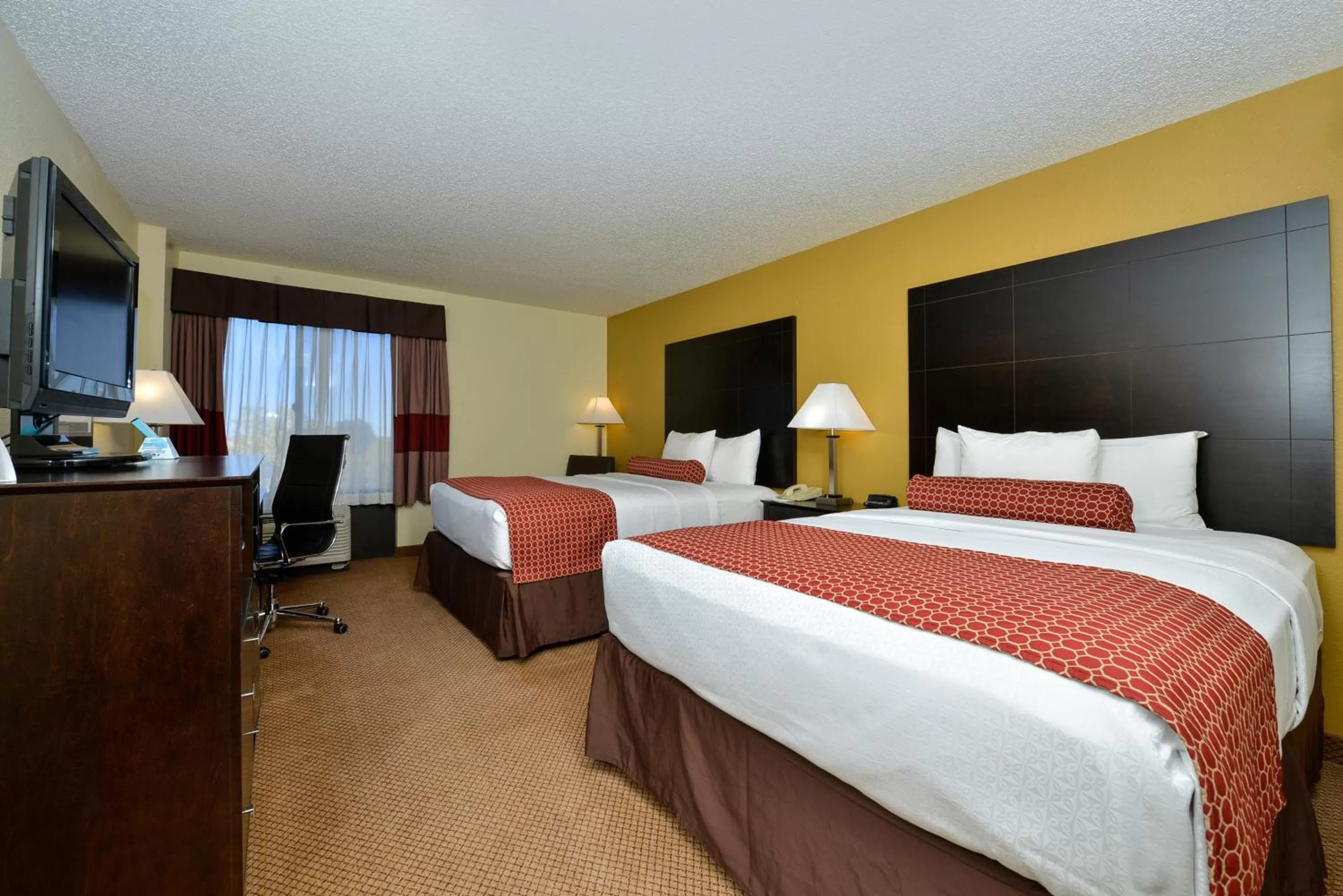 Queen Room with Two Queen Beds - Non-Smoking in Greenwood Inn