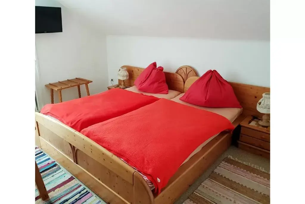 Double Room with Balcony - single occupancy in Pension Charlotte Double Room with Balcony - single occupancy in Pension Charlotte