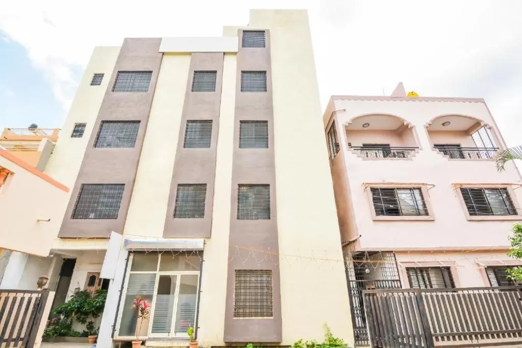 Facade/entrance in Sukrangu Palace