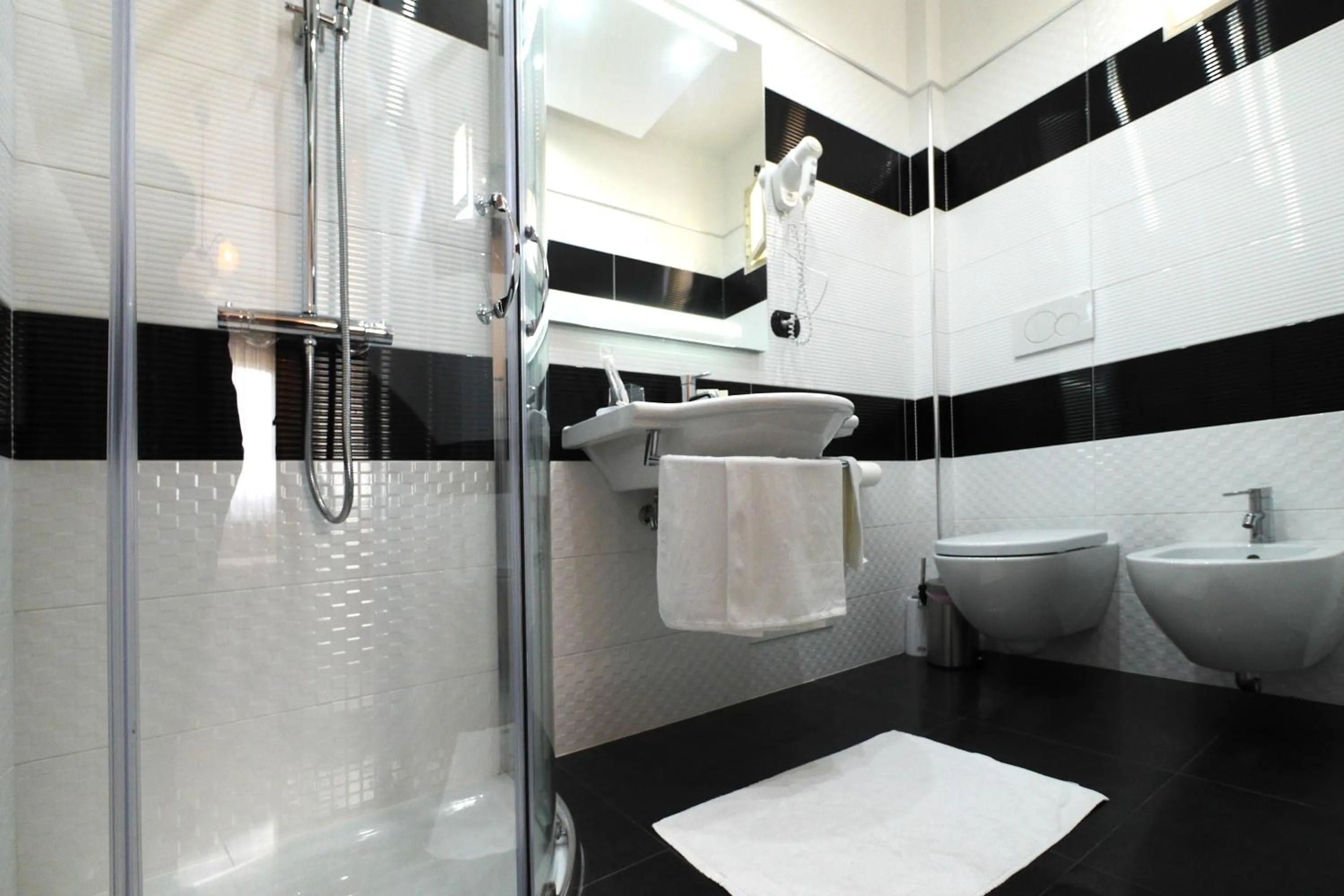 Bathroom in Hotel Mediterraneo