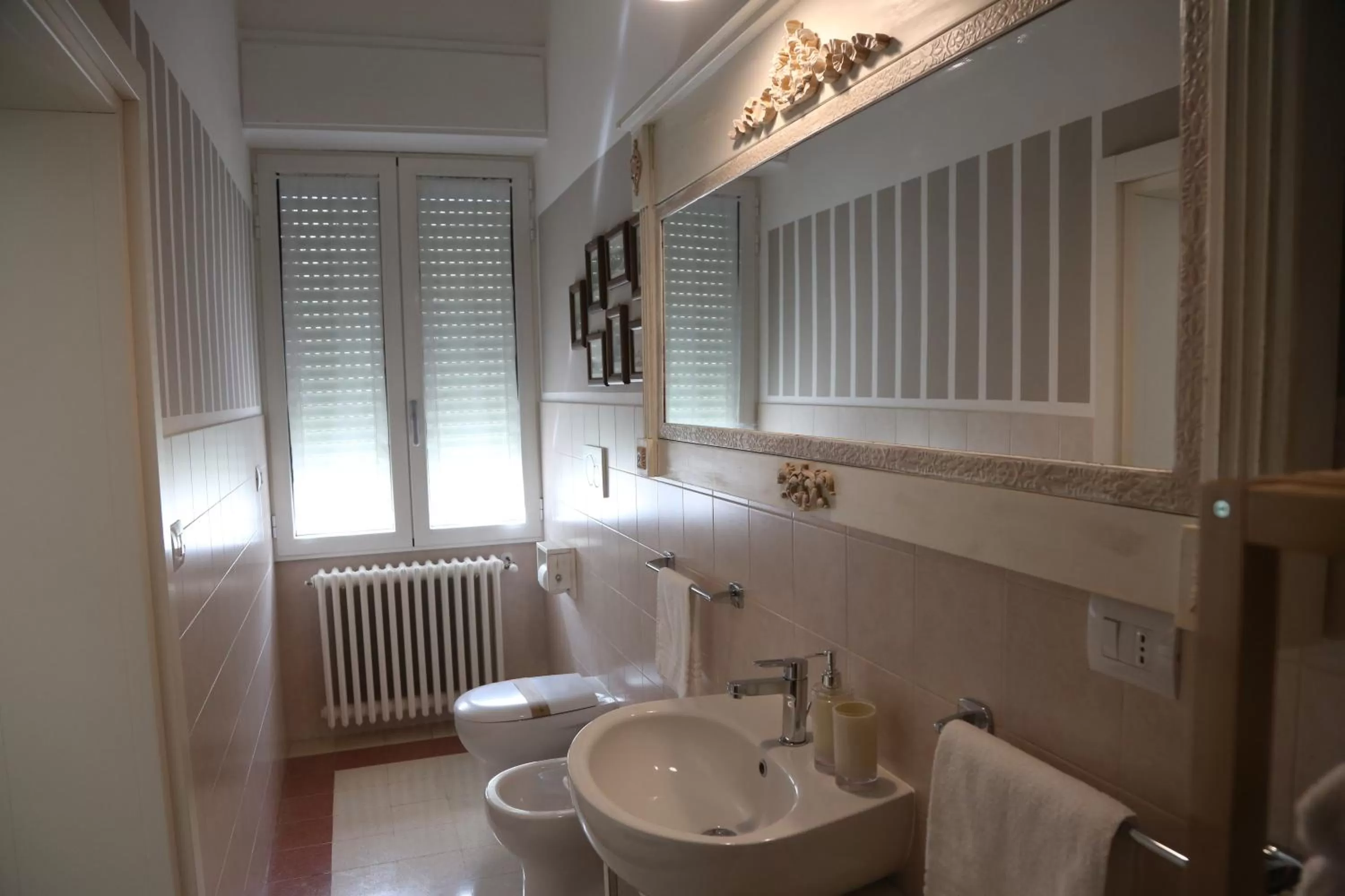 Photo of the whole room in Palazzo Bignami