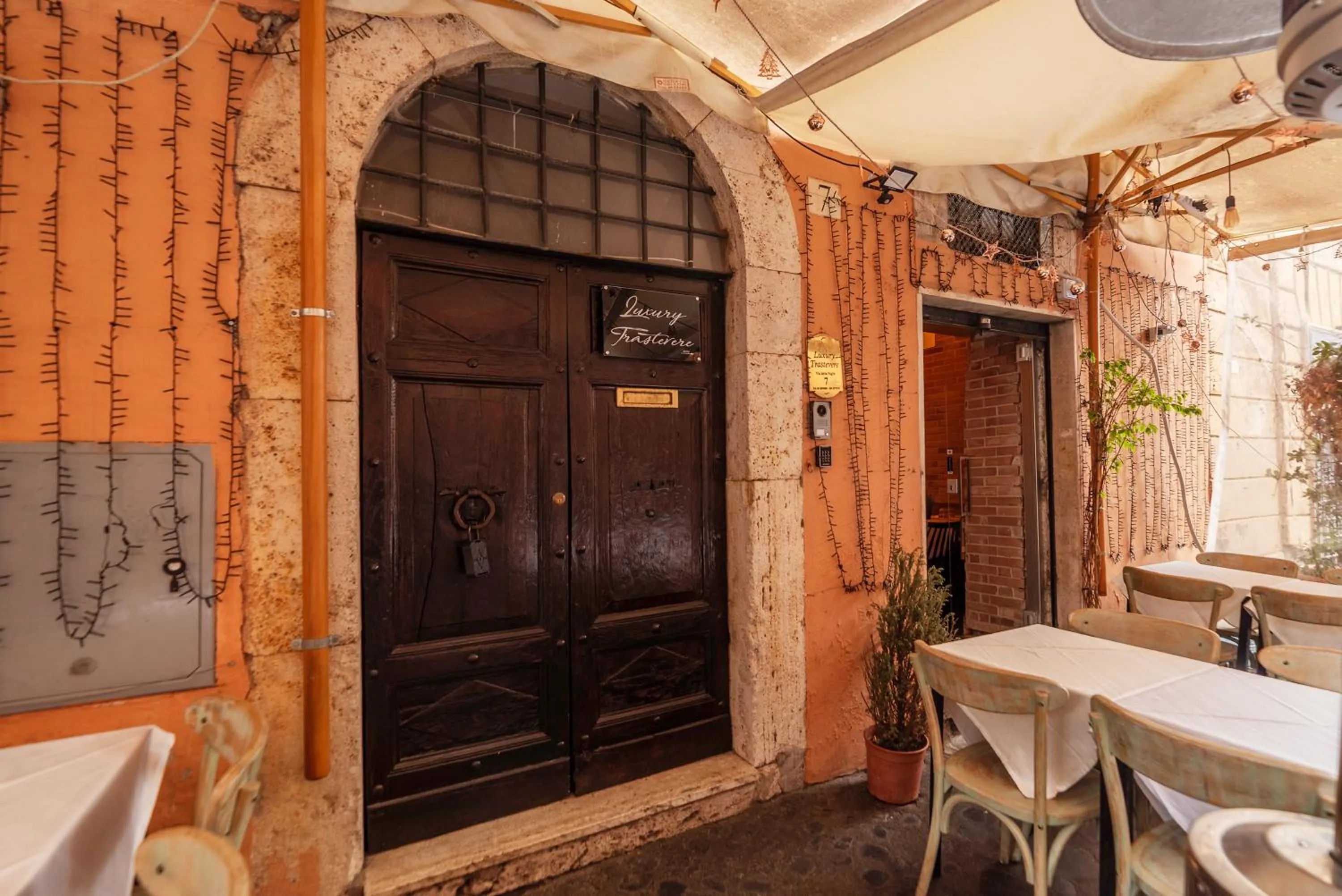 Facade/entrance in Luxury Trastevere