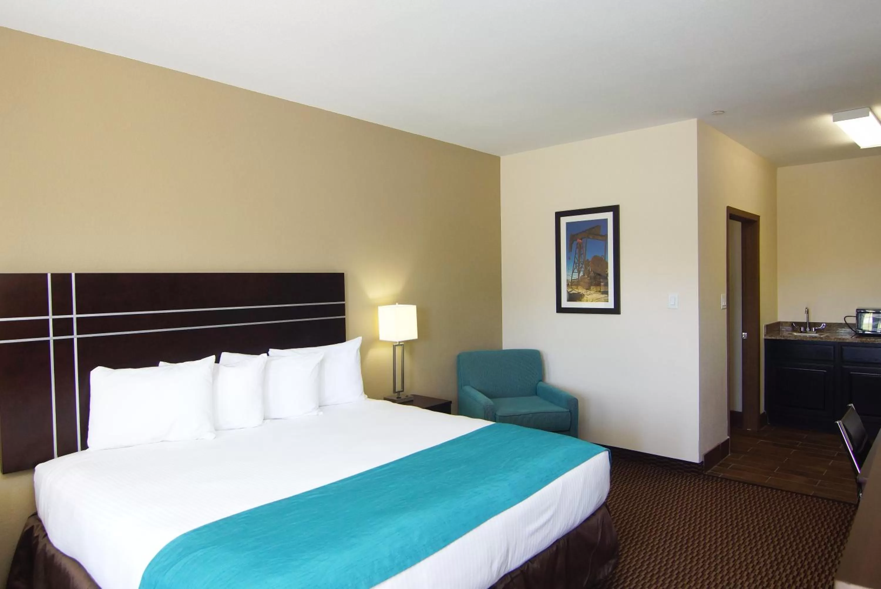 King Room - Non-Smoking in Americas Best Value Inn Cuero