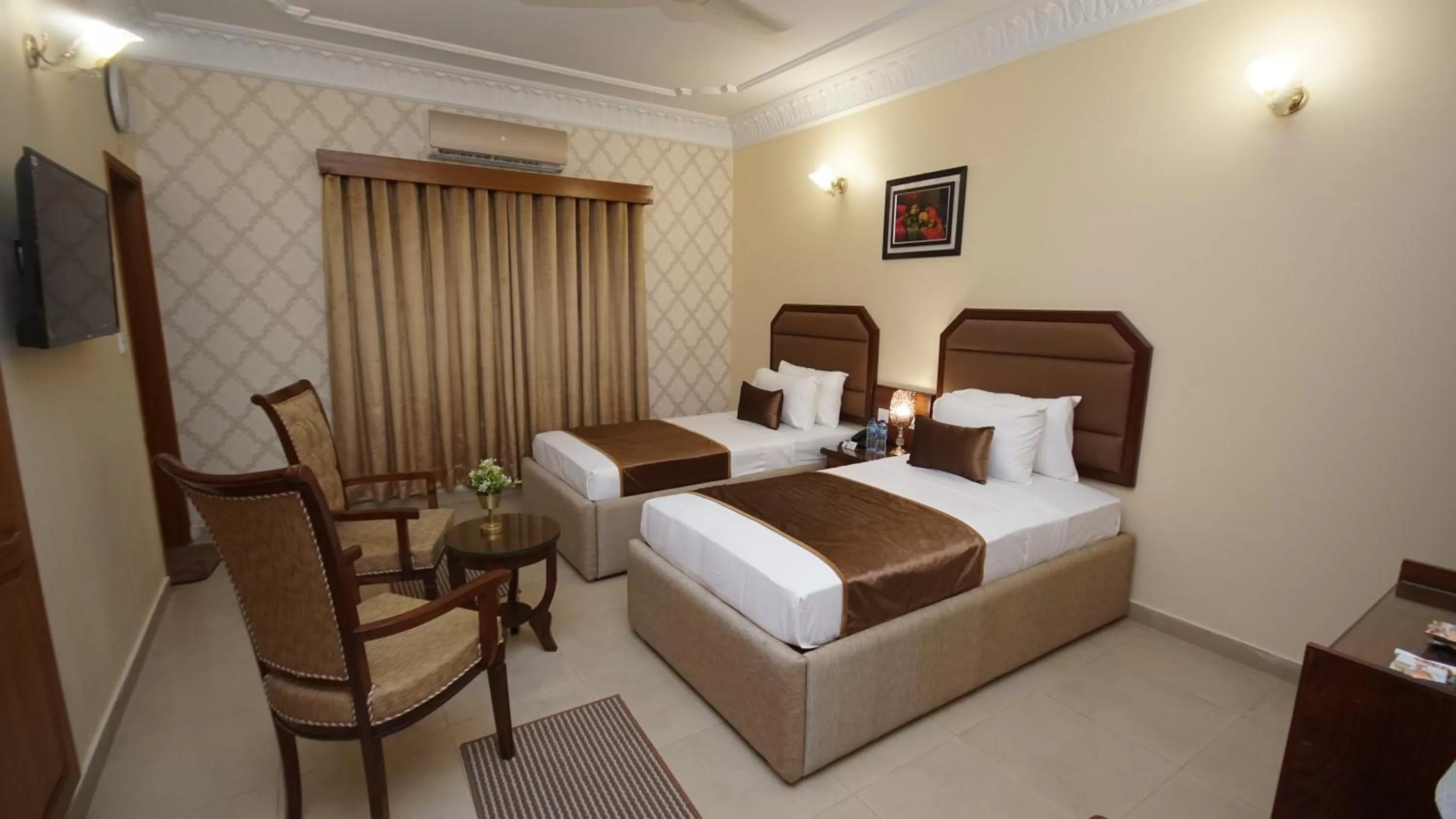 World Inn Karachi