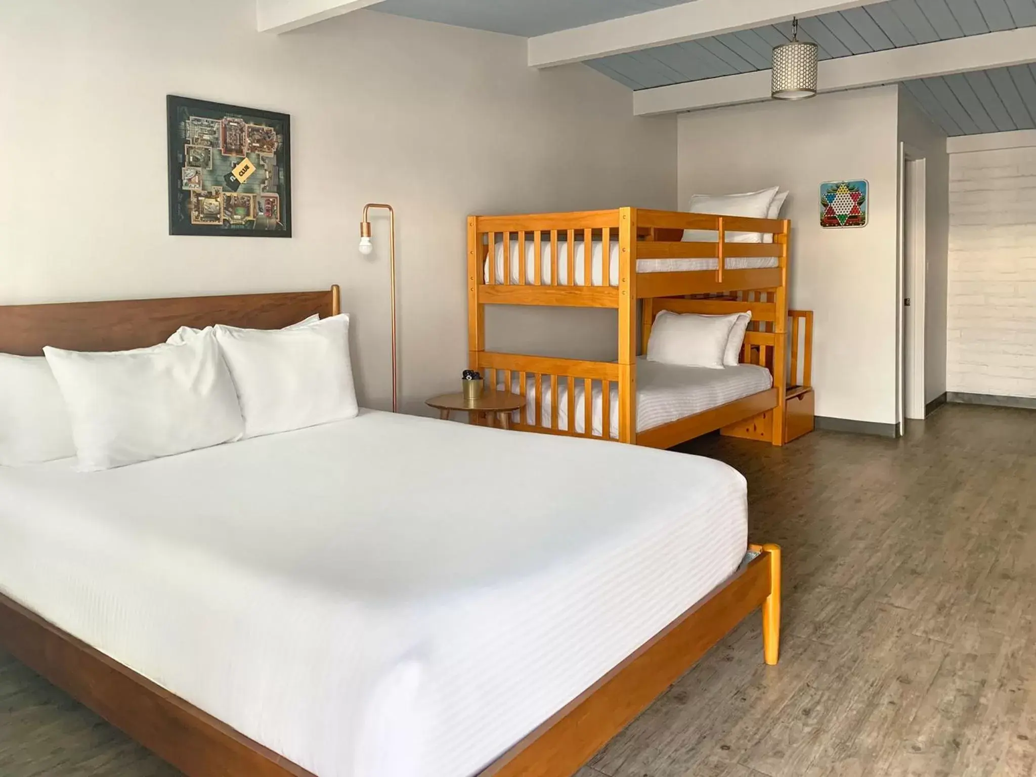 Classic Quadruple Room in Hotel McCoy - Art, Coffee, Beer, Wine Classic Quadruple Room in Hotel McCoy - Art, Coffee, Beer, Wine