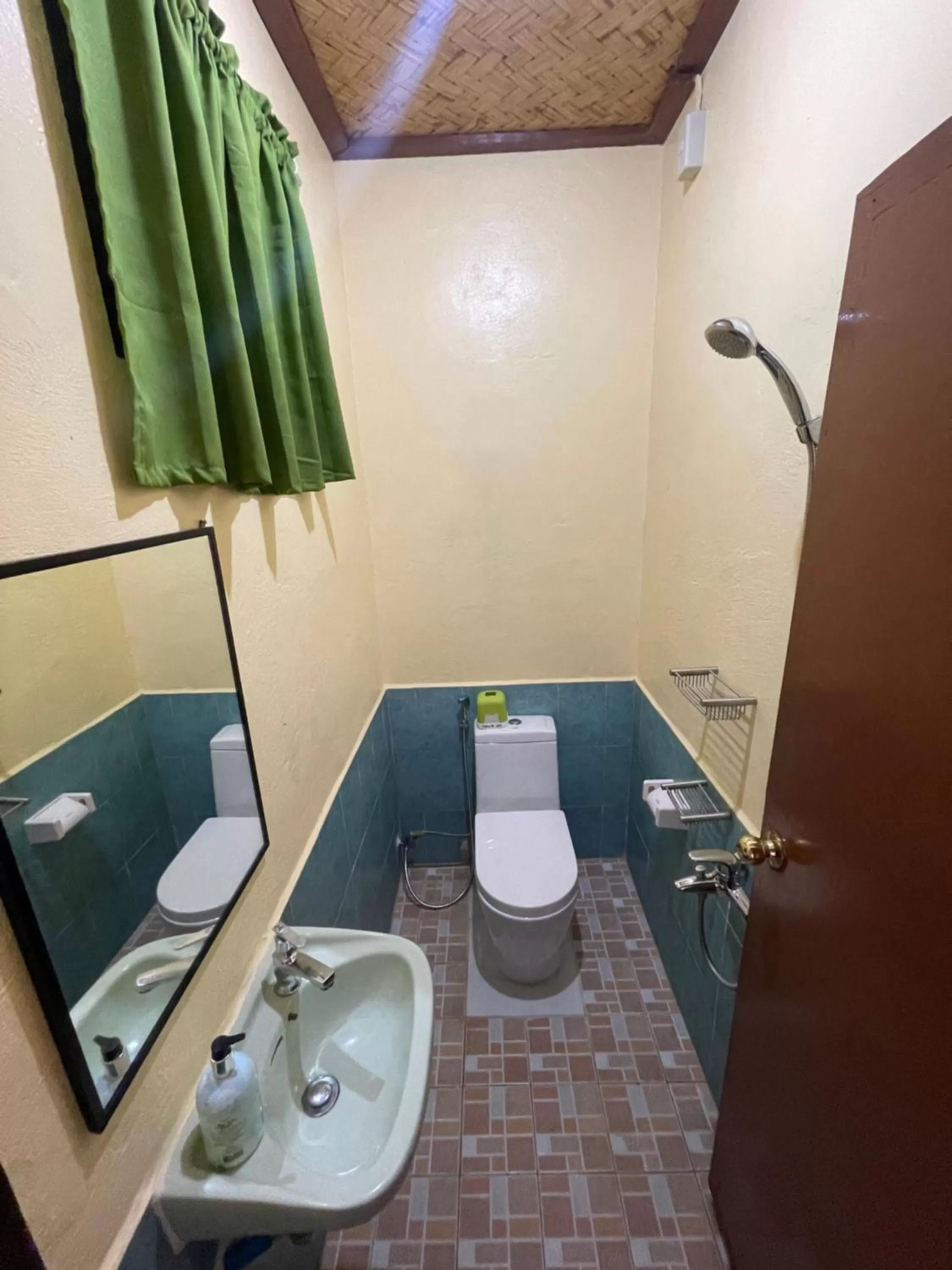 Bathroom in Chislyk Inn