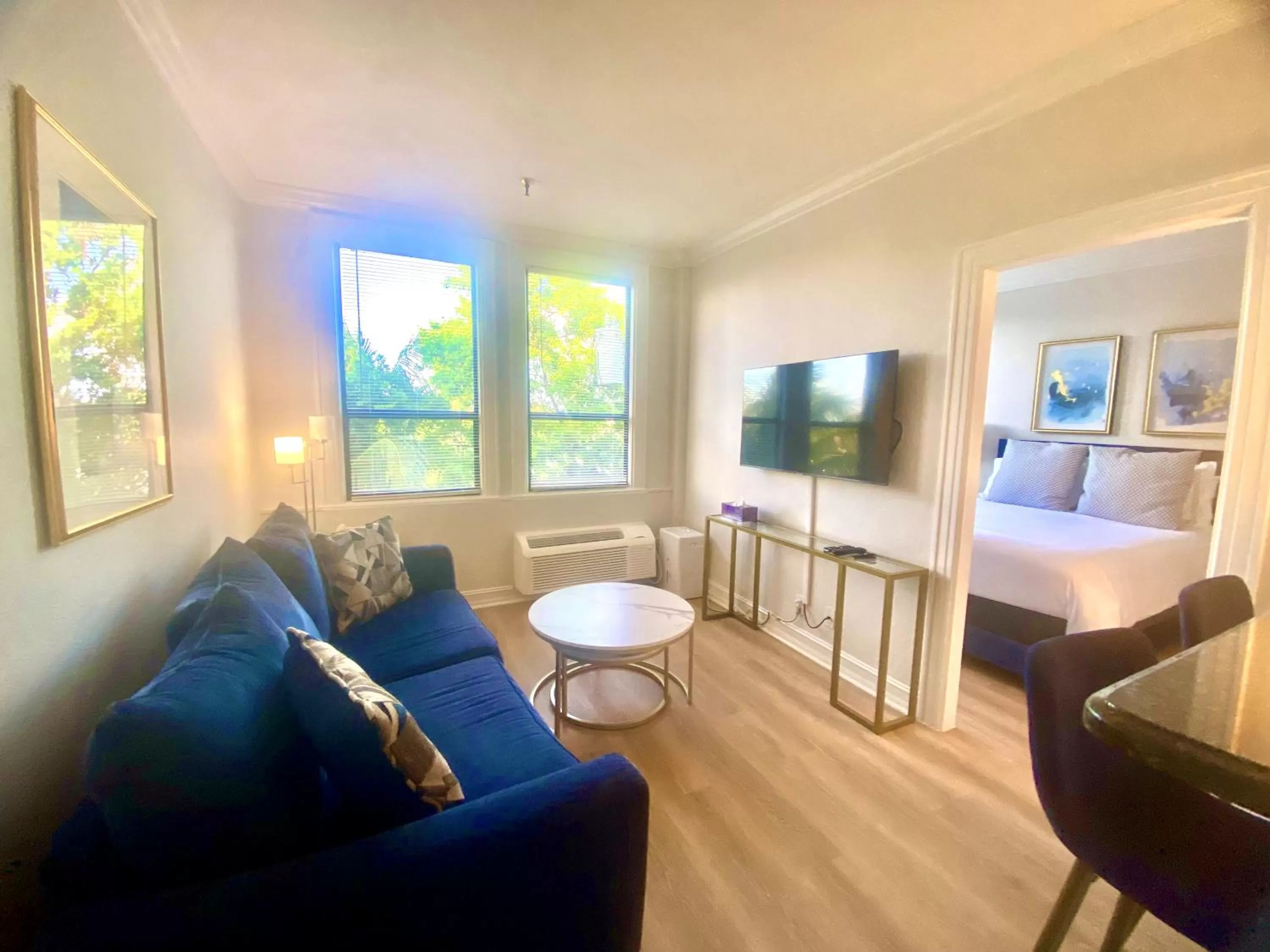 TV and multimedia in Tropicals of Palm Beach