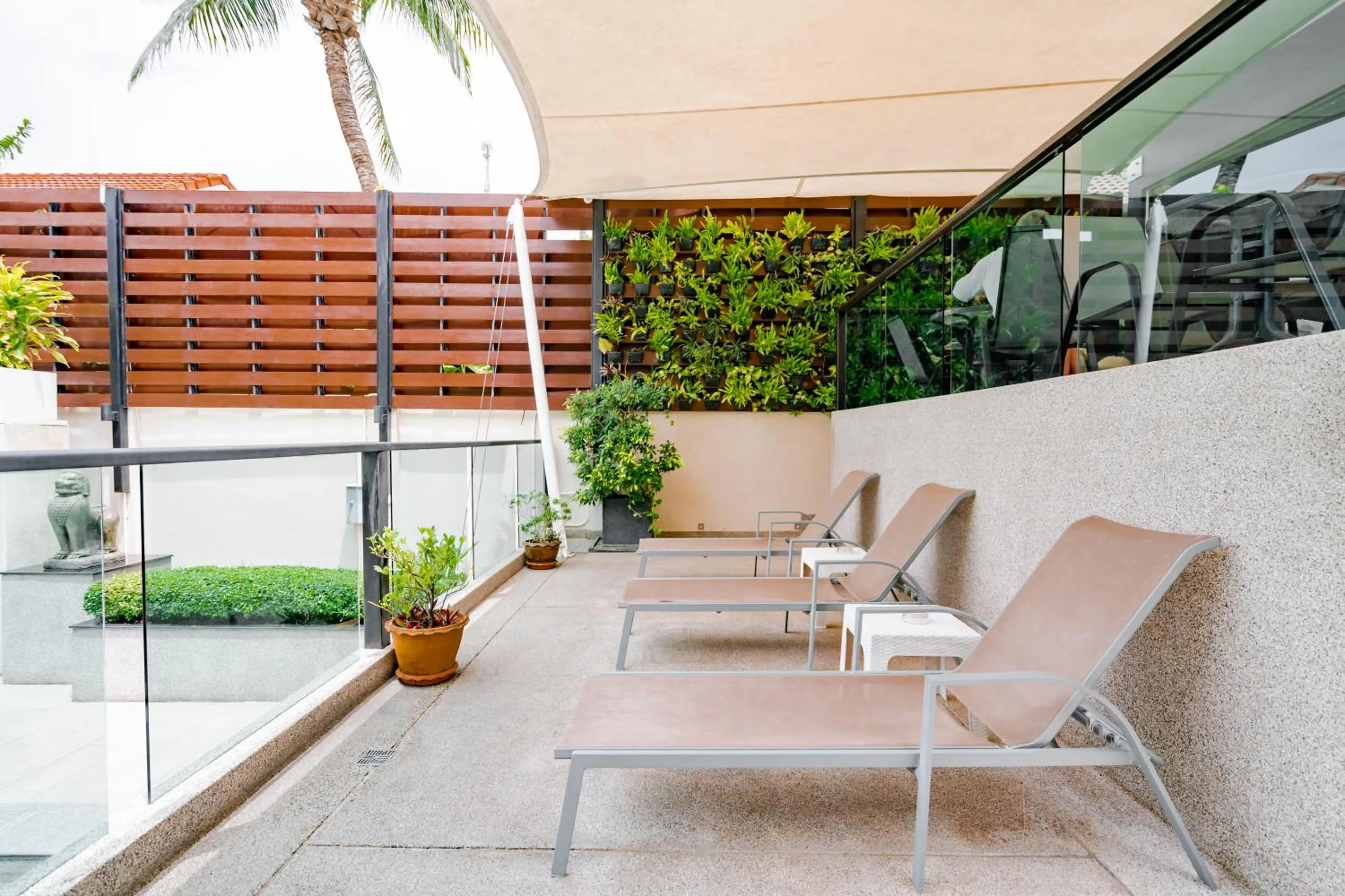 Area and facilities in Naiya Buree Boutique Resort Nai Harn Beach