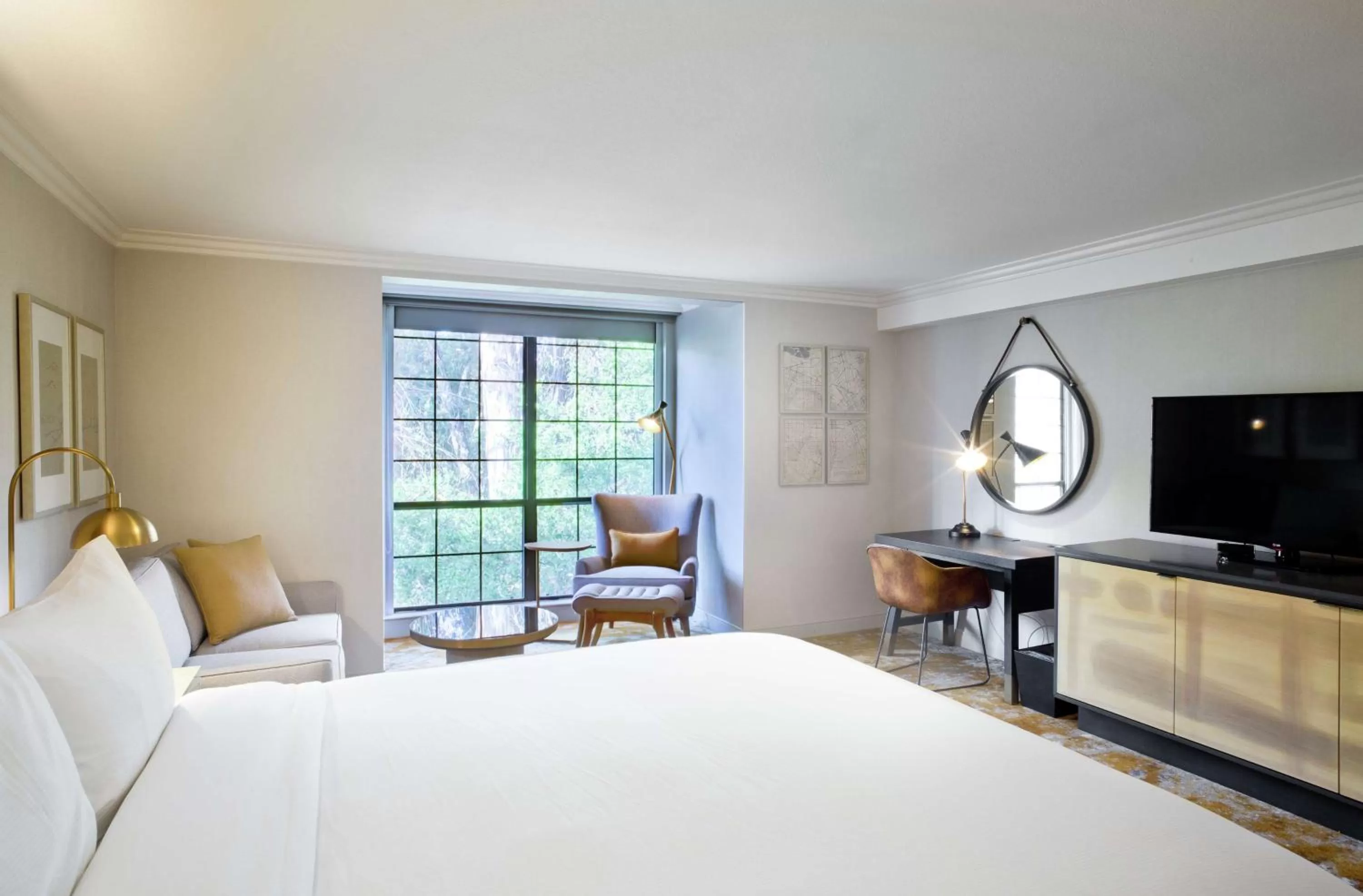 Bedroom, Bed in The Inn at Saratoga, Tapestry Collection by Hilton