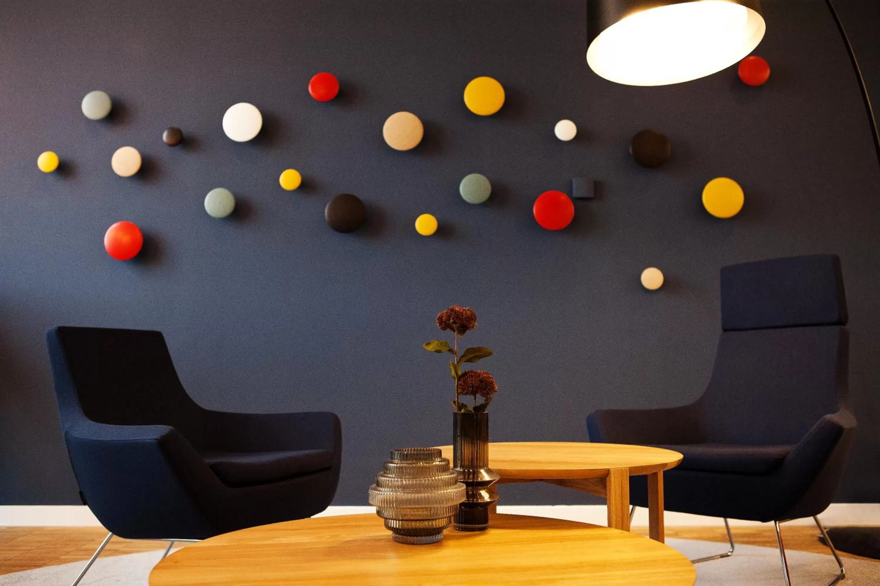 Lounge or bar in Holiday Inn Express - Offenburg by IHG