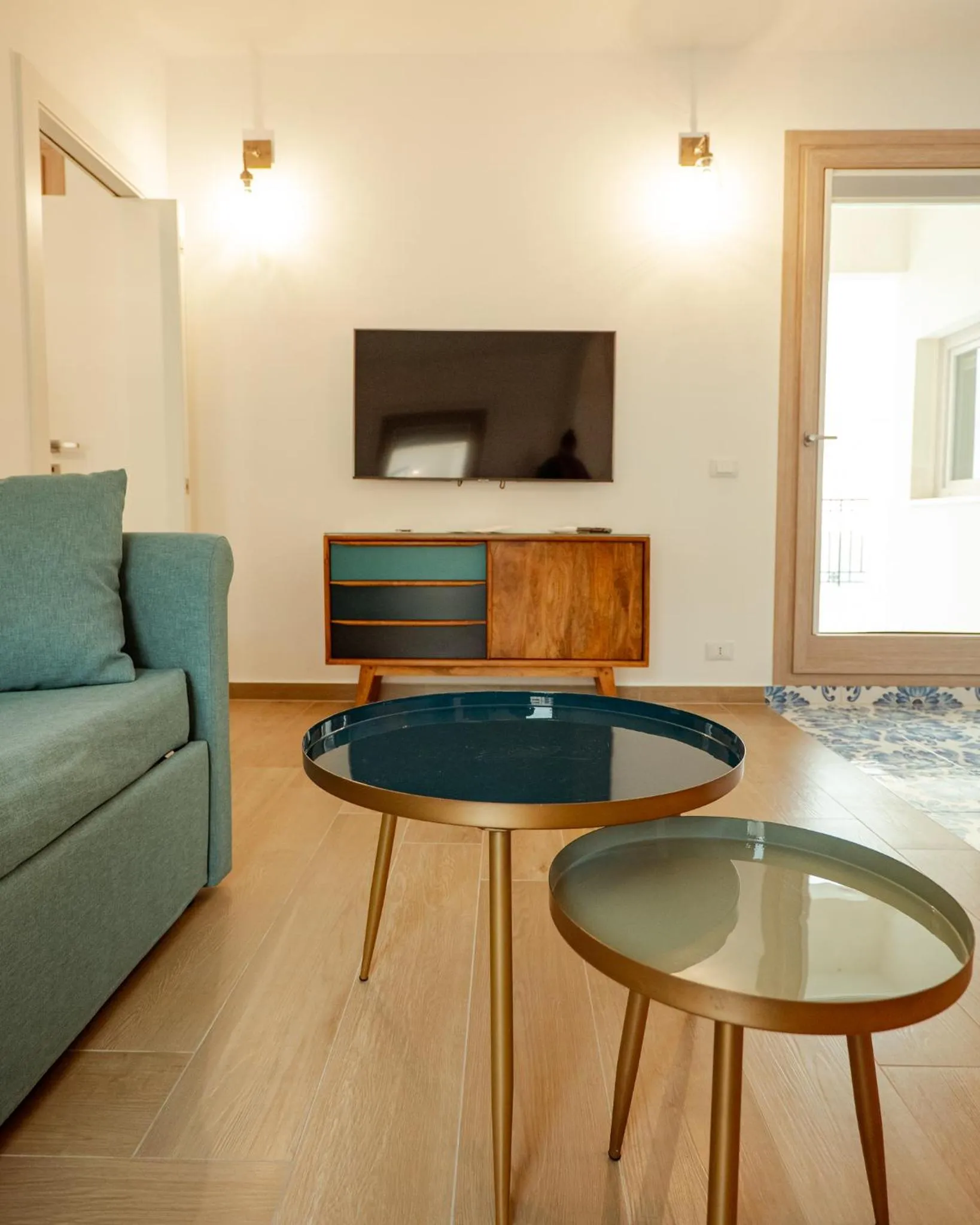 TV and multimedia in Domus Maris Relais Boutique Hotel