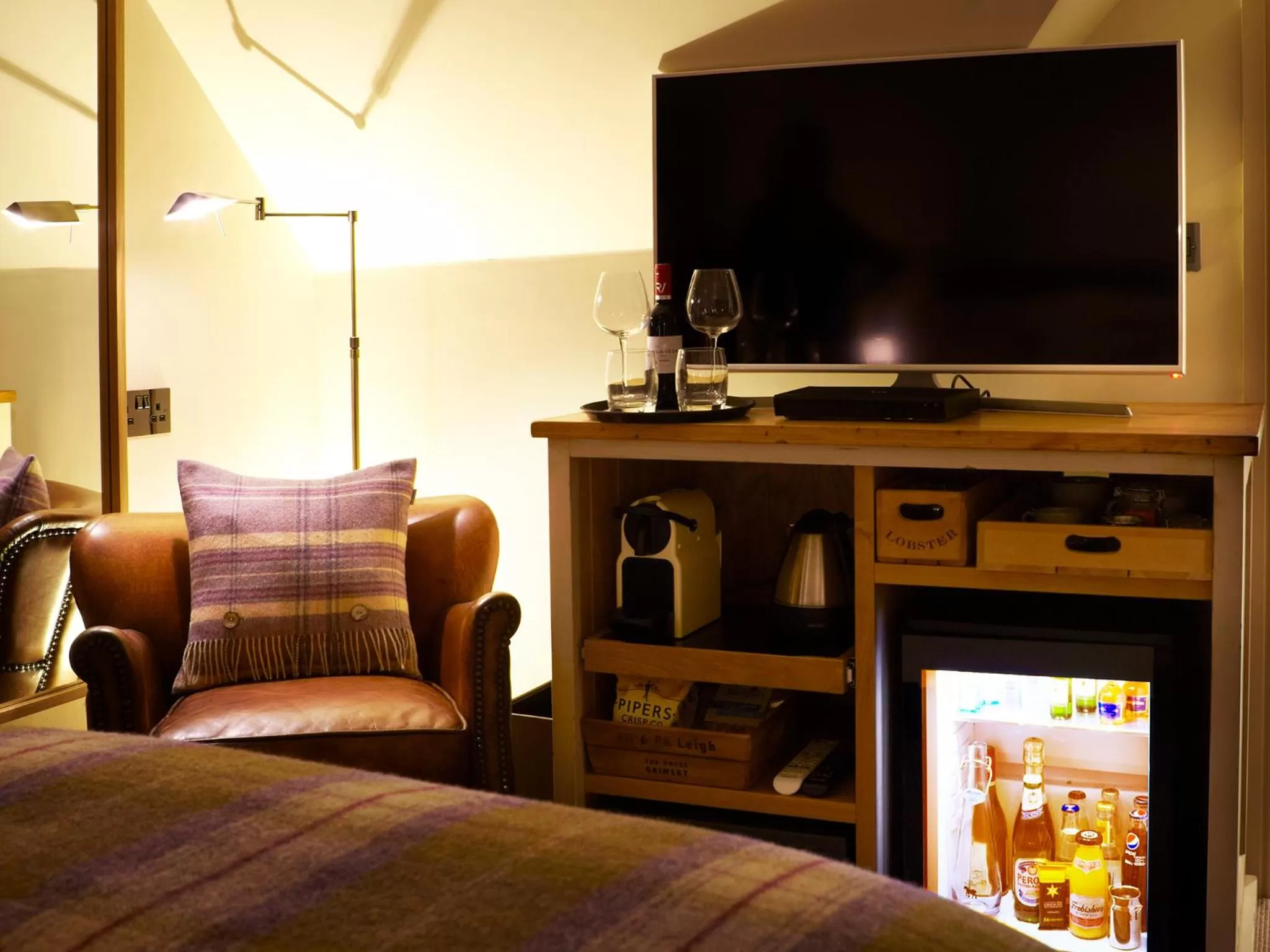 Bed in The Plough Inn & Cottages