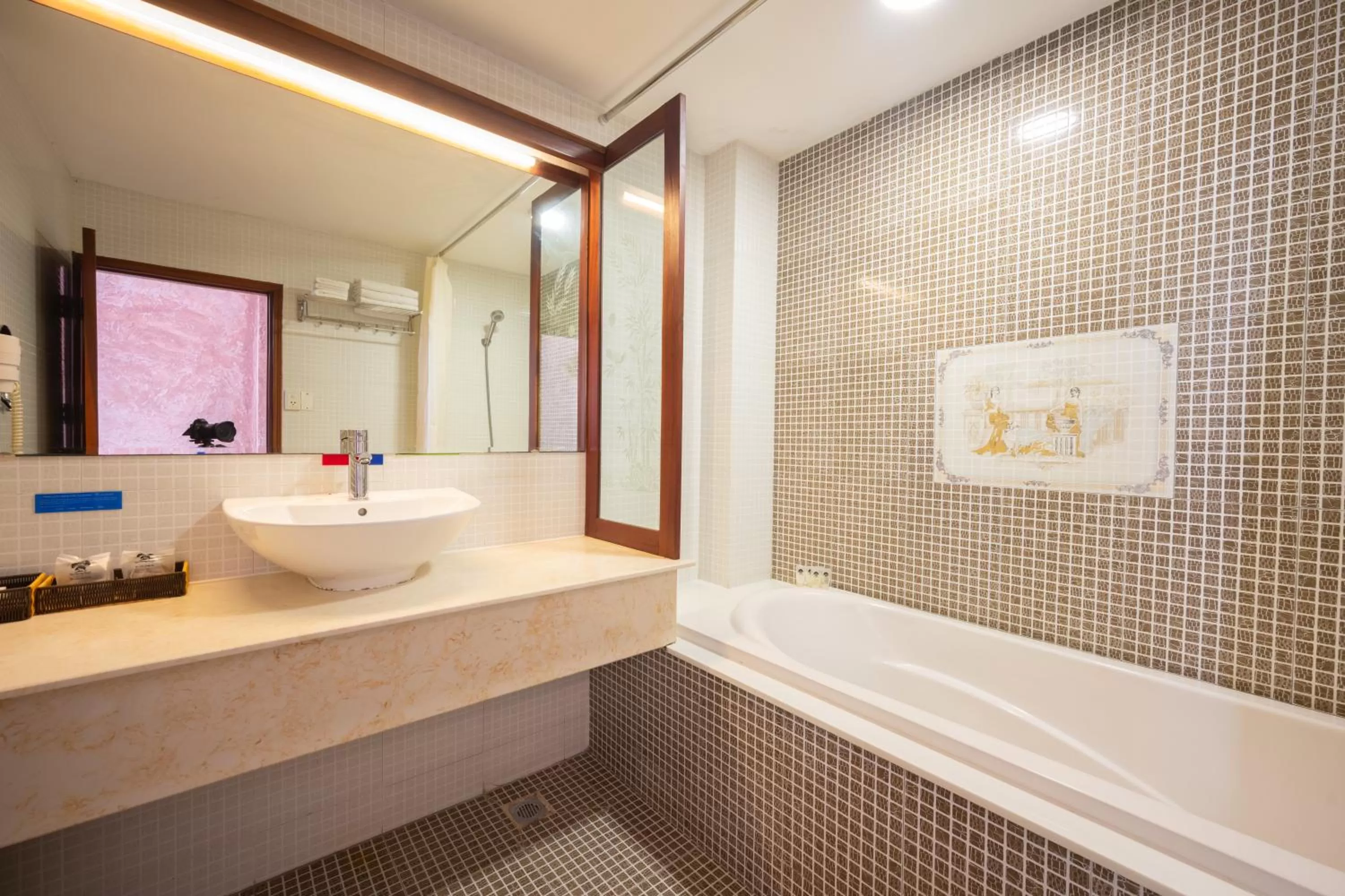 Bathroom in Duc Vuong Saigon Hotel - Bui Vien