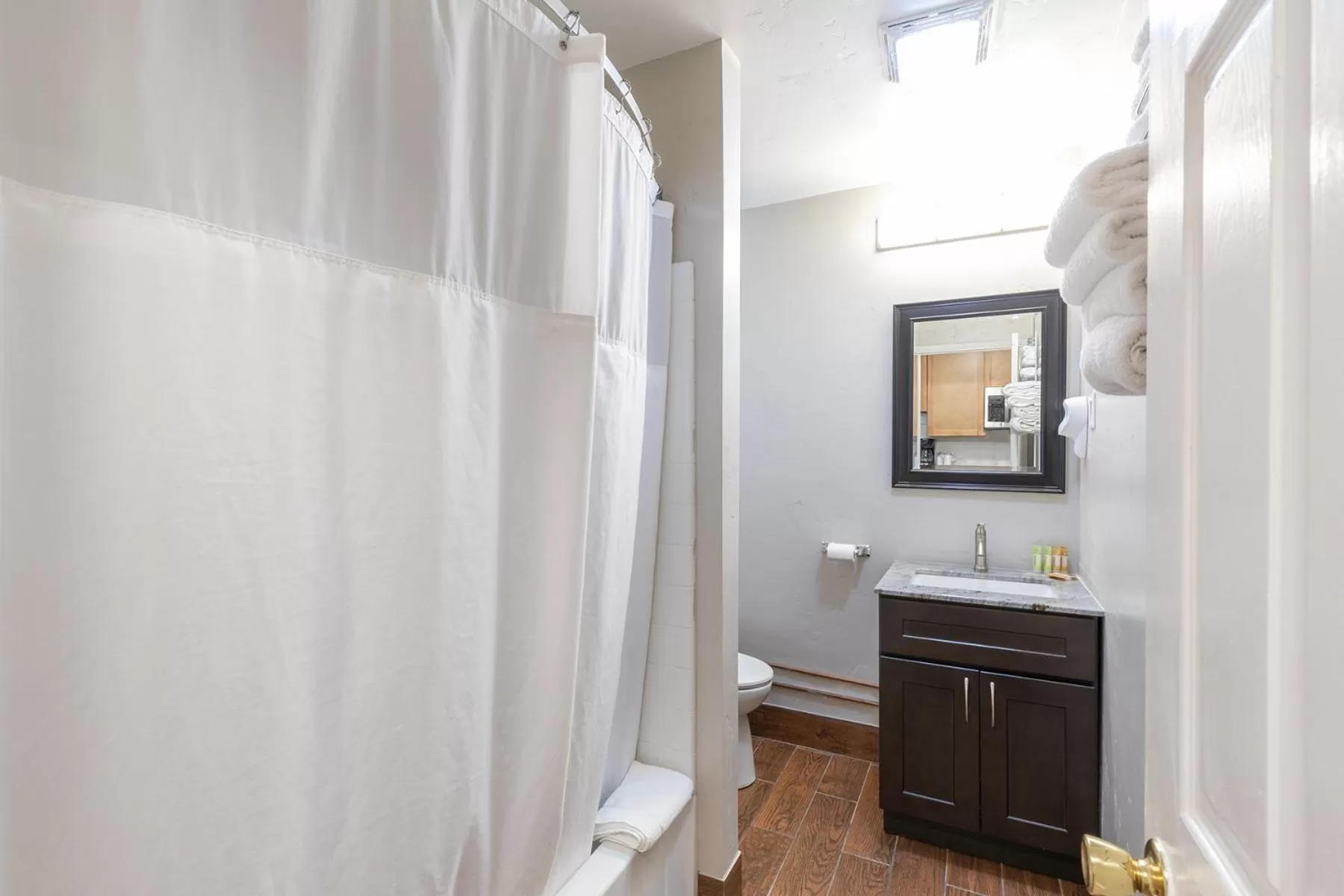 Bathroom in Vineyard Valley Inn