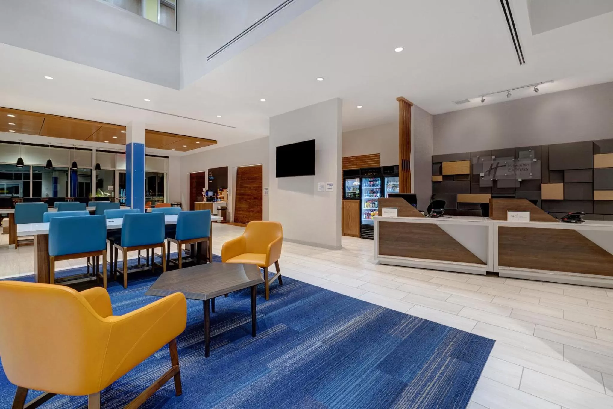 Property building in Holiday Inn Express & Suites - Glendale Downtown