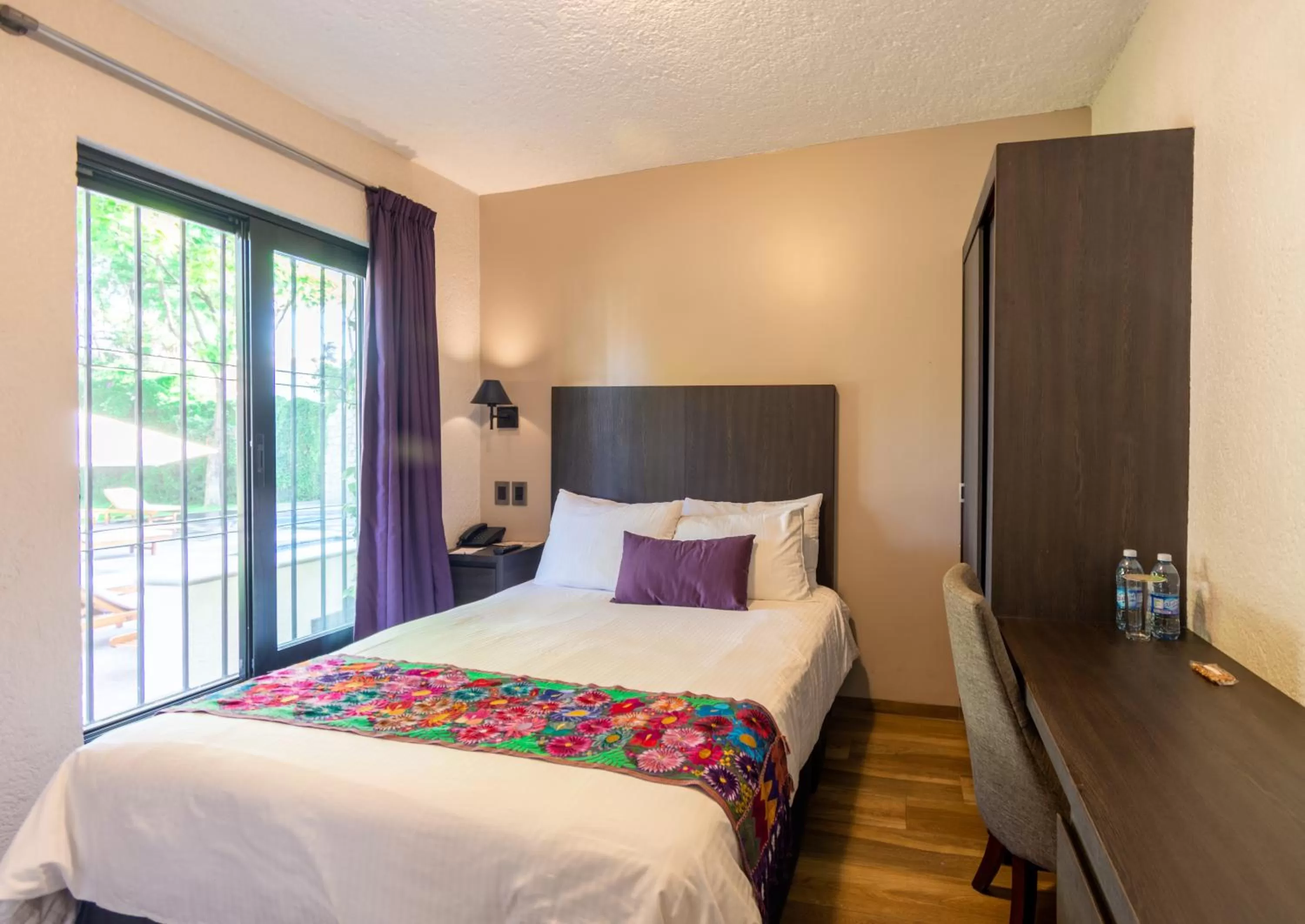 Photo of the whole room, Bed in Hotel Flamingo Inn