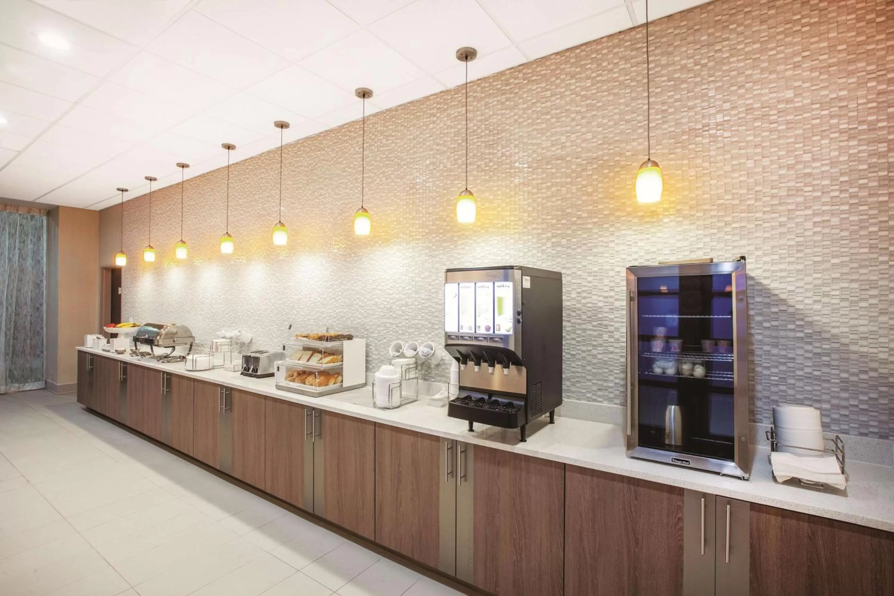 Restaurant/places to eat in La Quinta by Wyndham San Marcos Outlet Mall