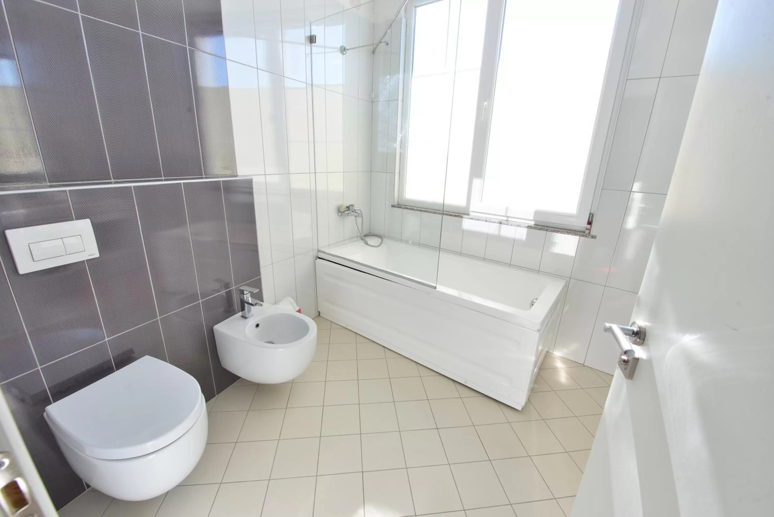 Shower in Jolly Hotel