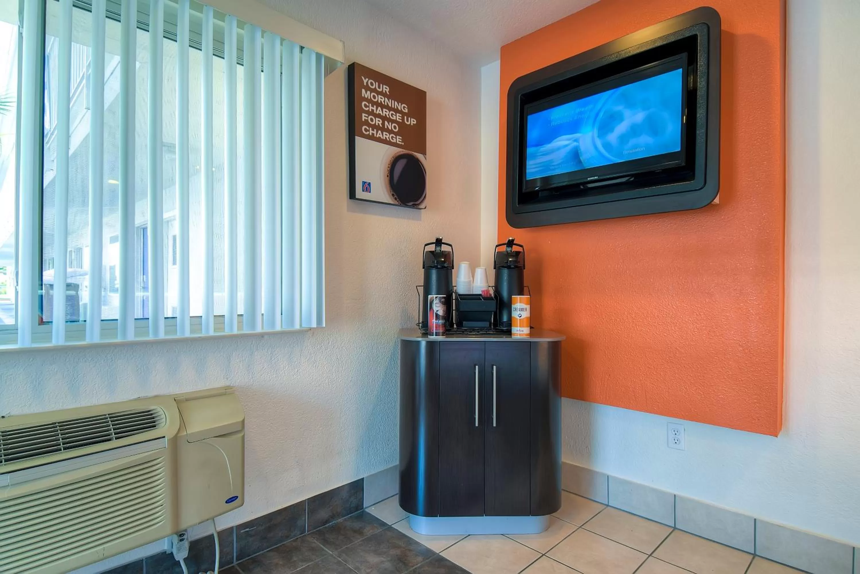 Lobby or reception in Motel 6-Westminster, CA - South - Long Beach Area