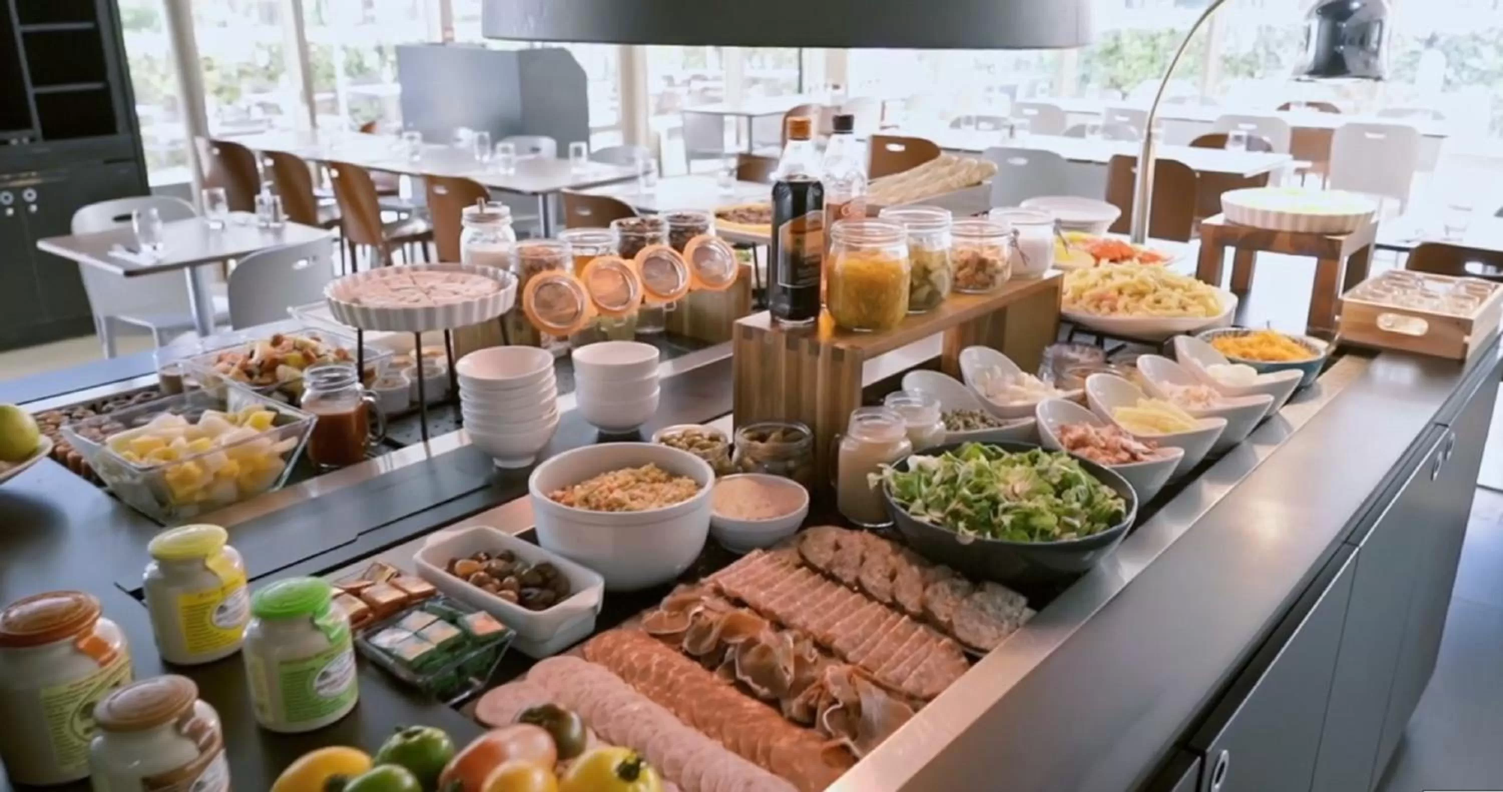 Restaurant/places to eat in Campanile Paris Ouest - Gennevilliers Barbanniers