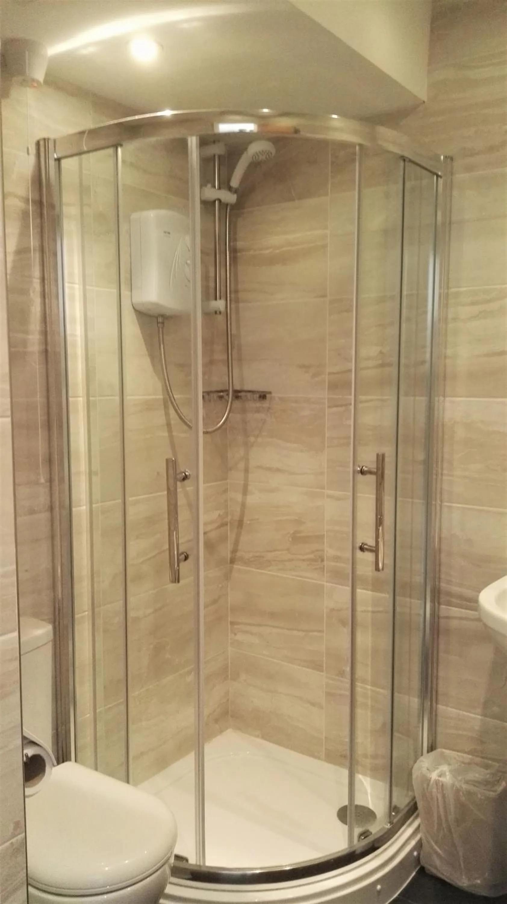 Shower in Dukes Folly Hotel