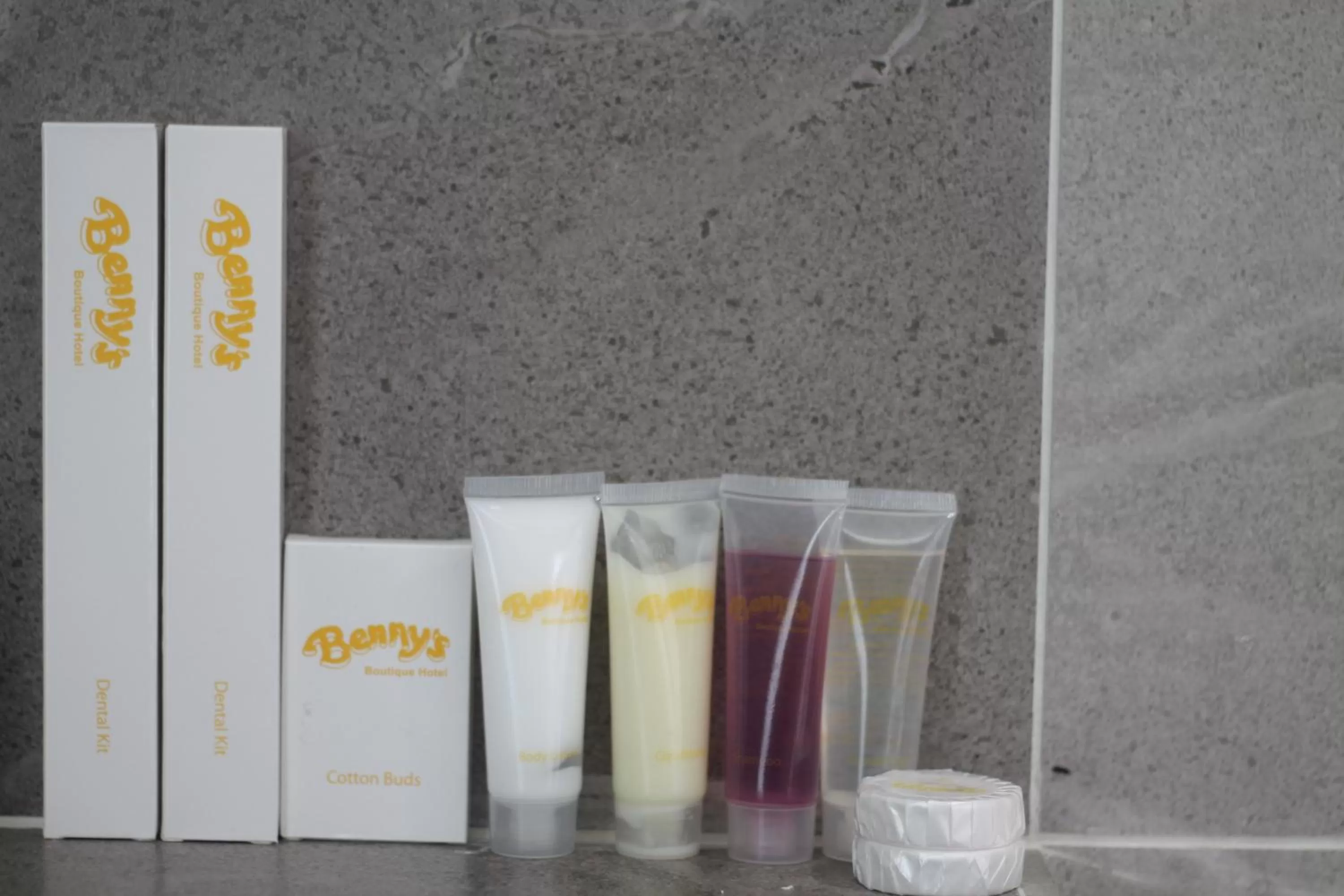 Bathroom in Benny's City Hotel