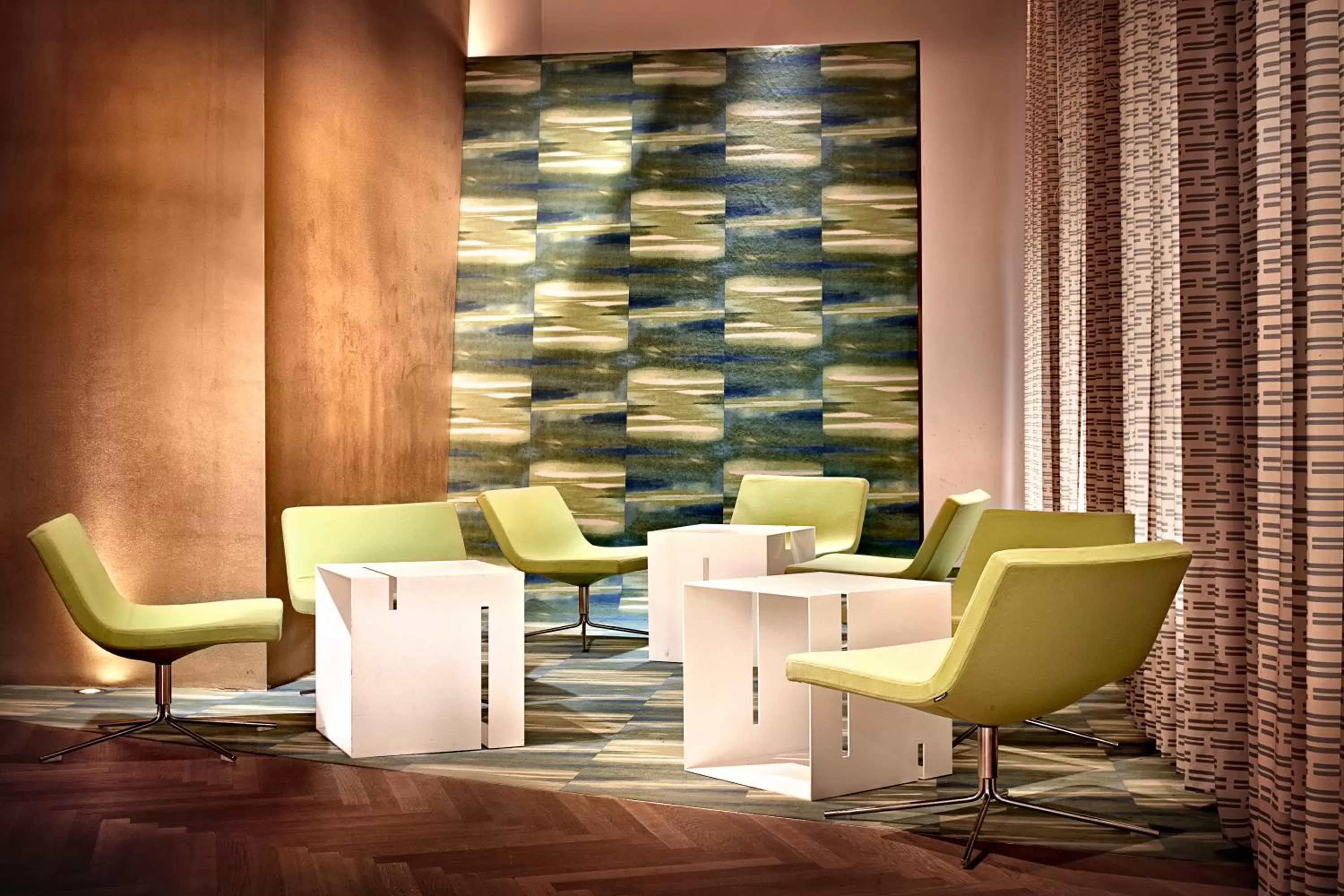 Lounge or bar in BoutiqueHOTEL Donauwalzer